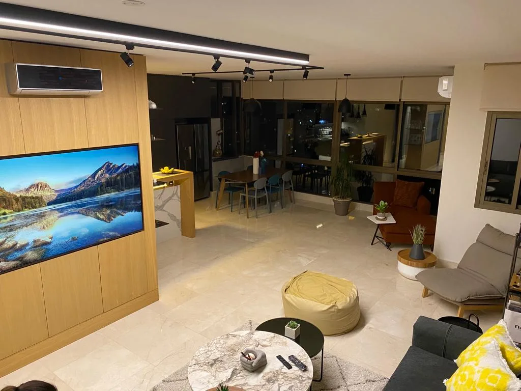 Apartment for Sale in Geitawi, Achrafieh, Beirut, Lebanon — الصورة 5