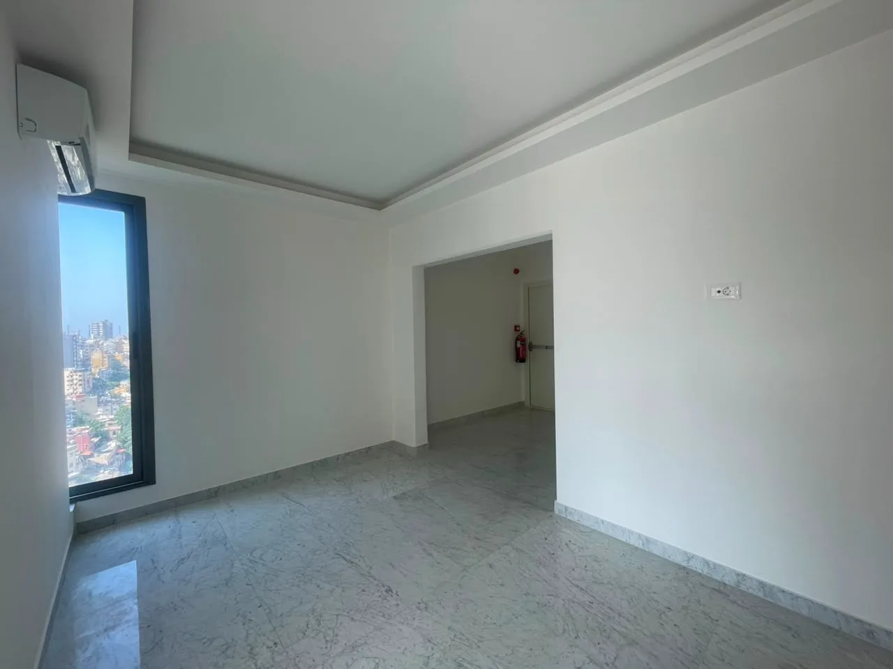 Duplex for sale in Achrafieh — الصورة 4