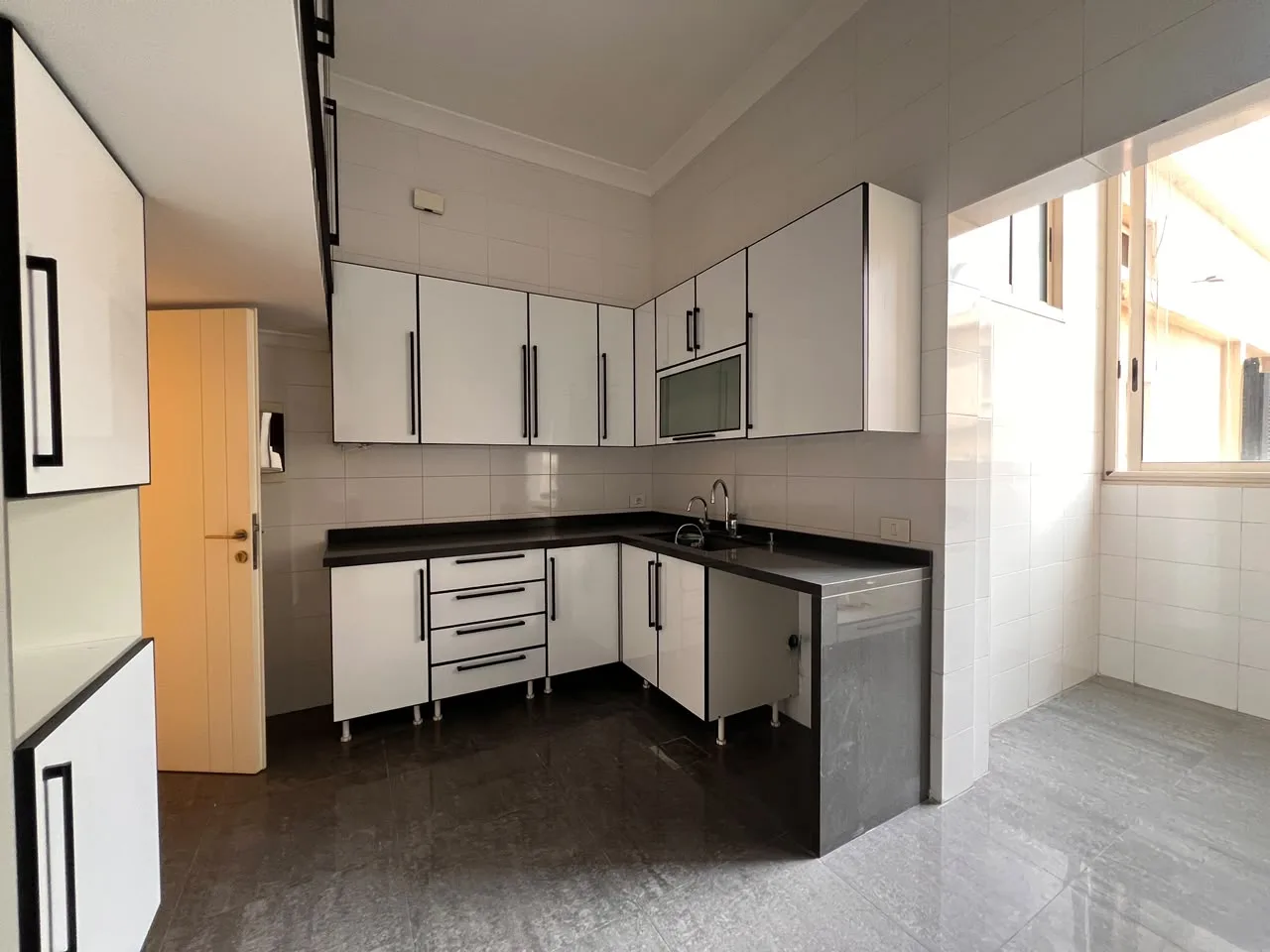 Apartment for Rent in Badaro — الصورة 6