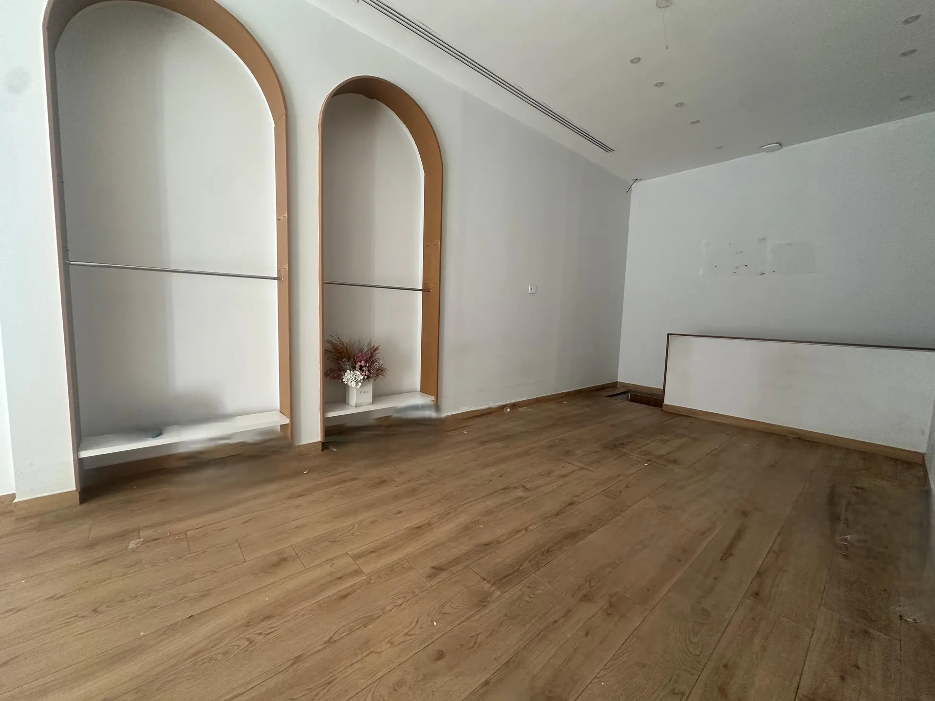 Shop for rent in Downtown — الصورة 3
