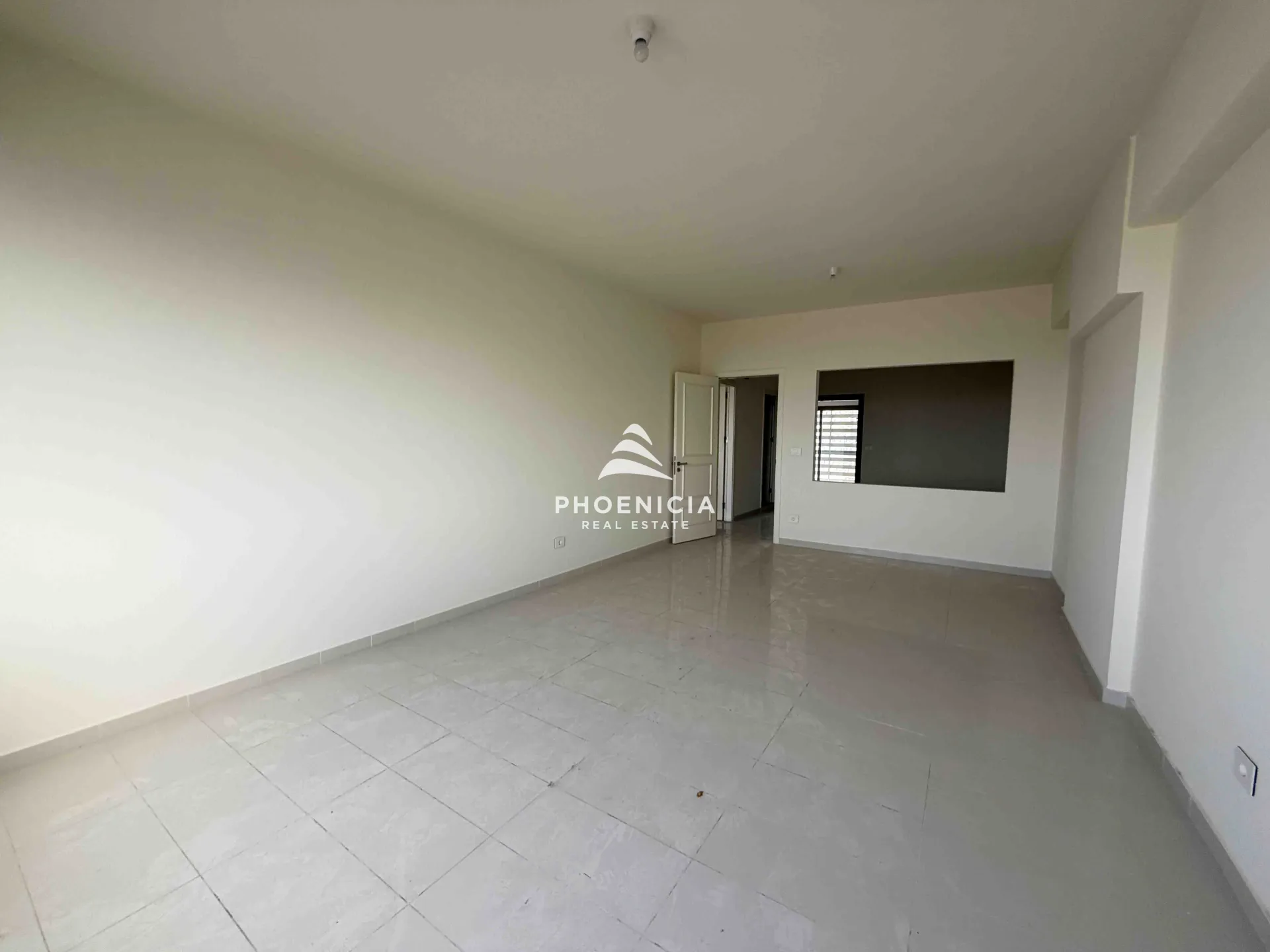 Office for Sale in Byblos — الصورة 2