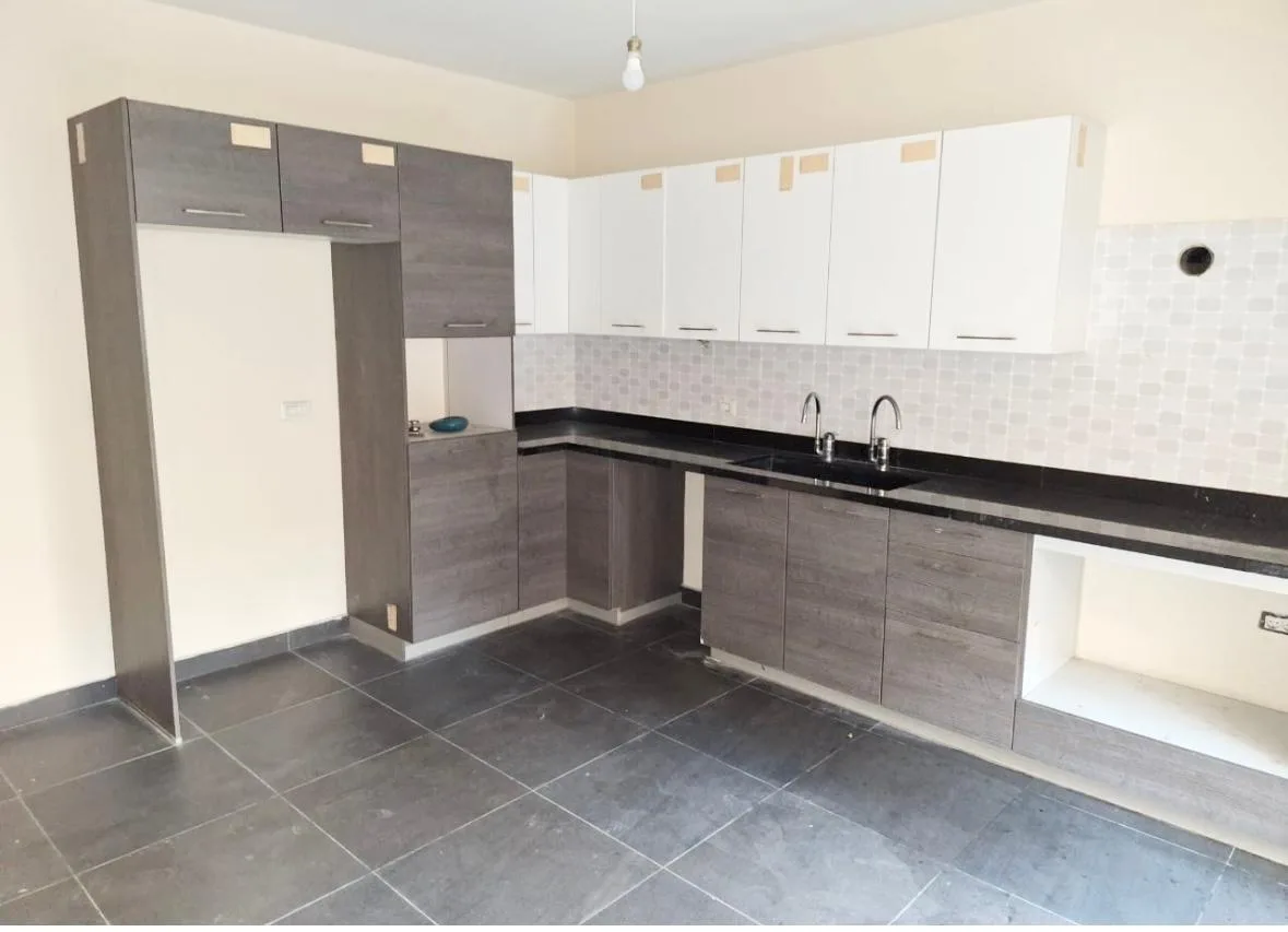Apartment for Sale in Gemmayzeh — الصورة 2