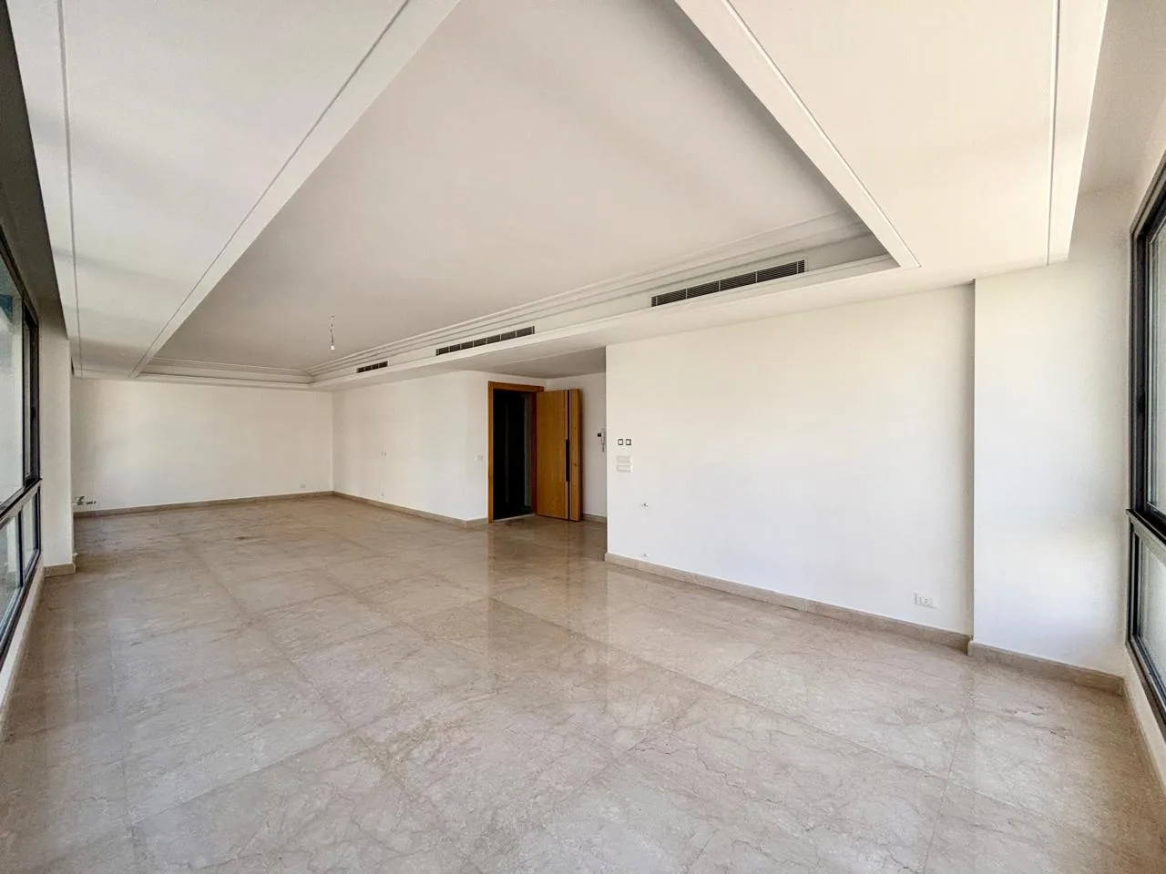 Apartment for Sale in Badaro, Beirut, Lebanon — الصورة 2