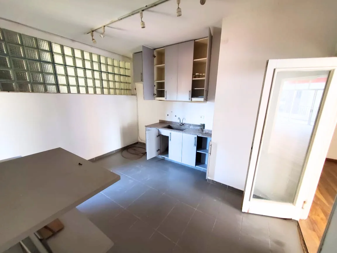 Office for Sale in Ras Beirut — الصورة 4