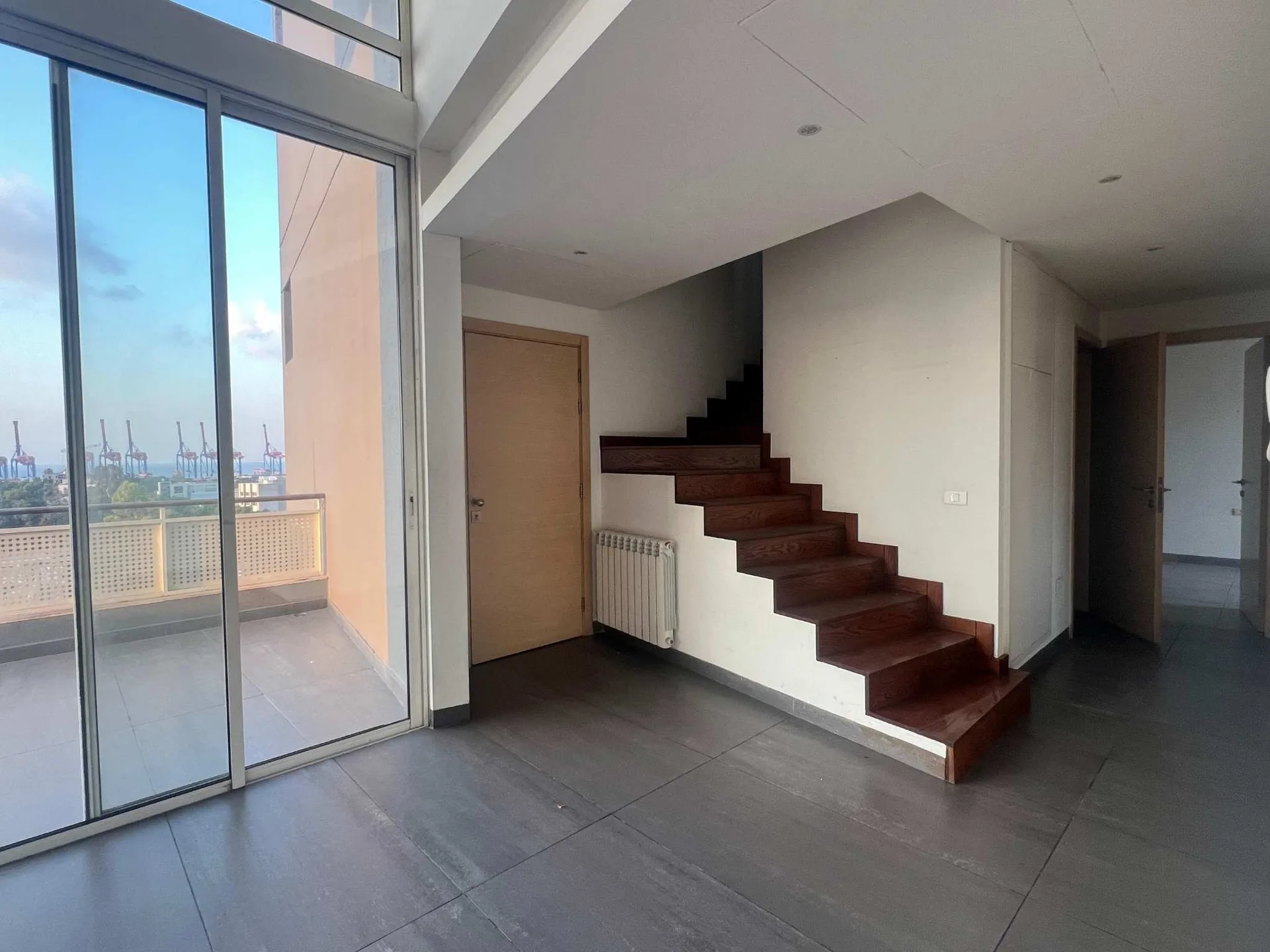 Duplex for Sale in Mar Mikhael, Bayrut, Lebanon — الصورة 4