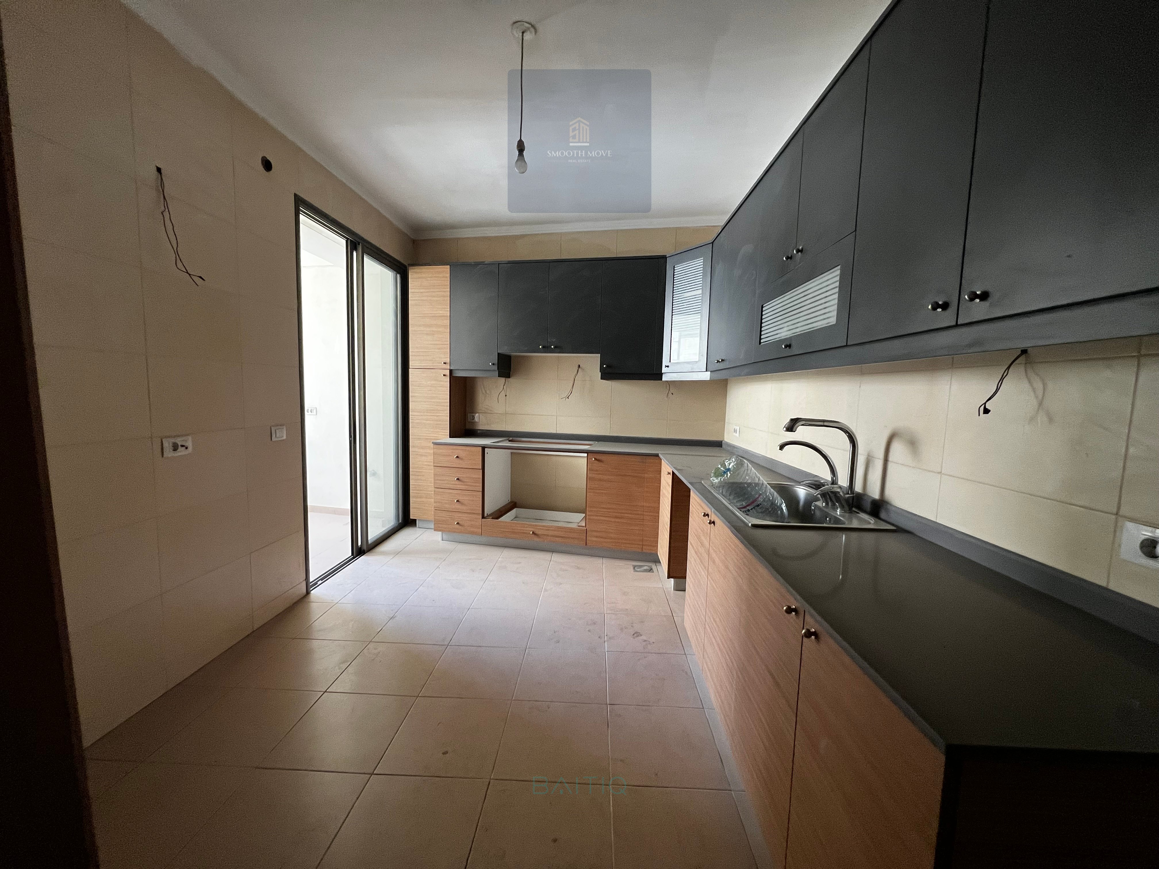 Spacious Apartment for Sale in Sioufi Ashrafieh — الصورة 2