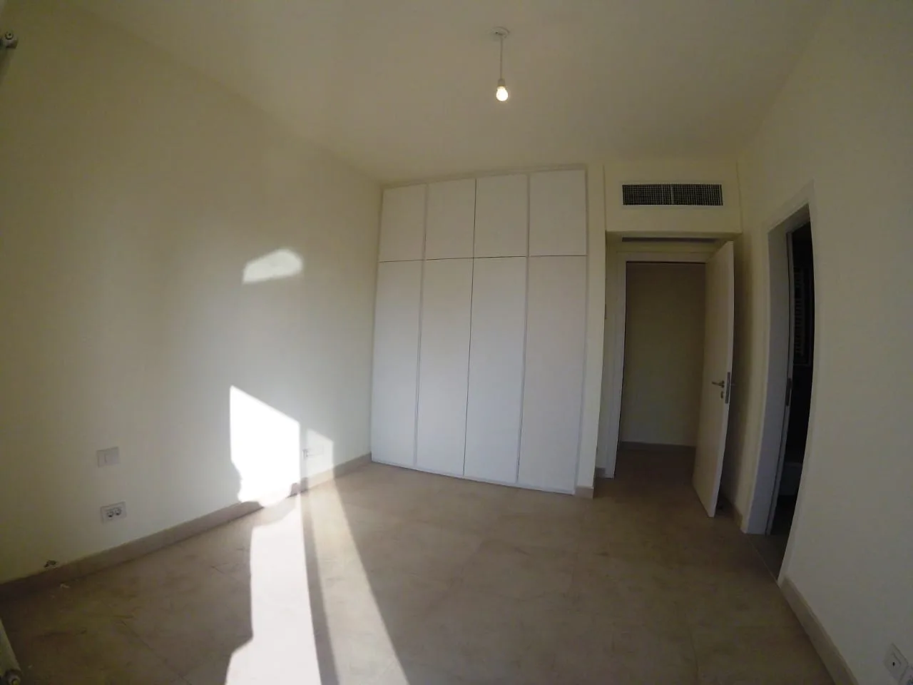 Apartment for Sale in Clemenceau, Beirut, Lebanon — الصورة 7