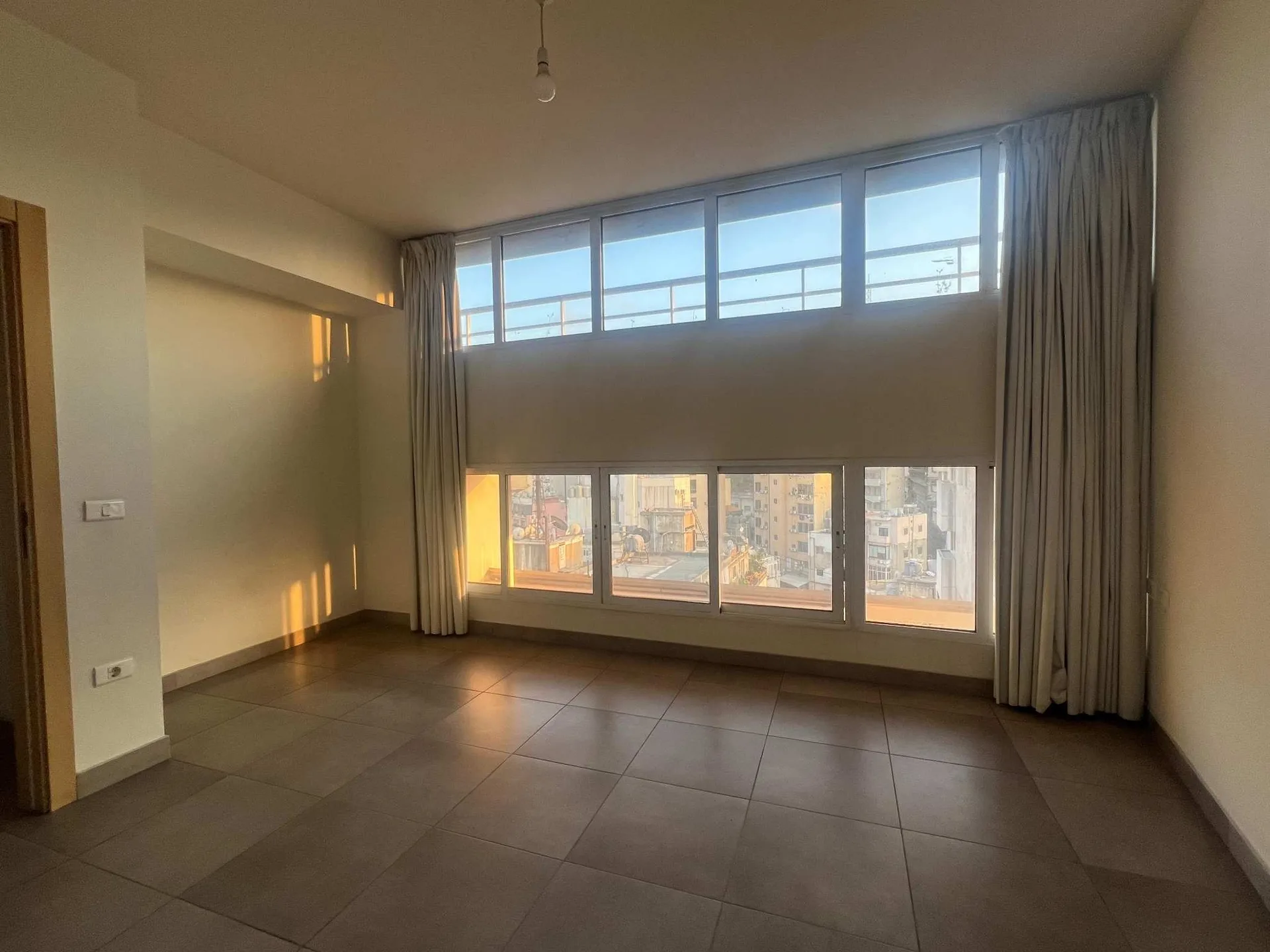 Duplex for Sale in Mar Mikhael, Bayrut, Lebanon — الصورة 7