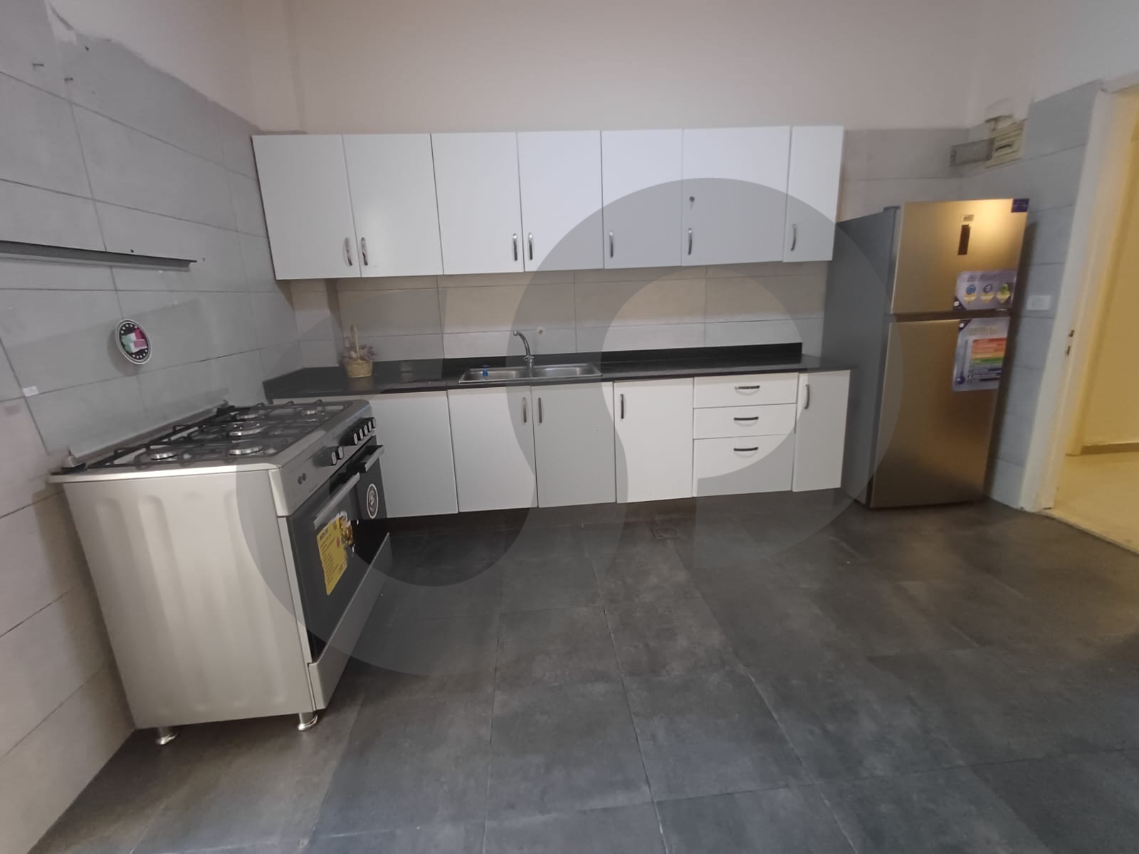 RENTAL DEAL/Well maintained building/Furnished/Sanayeh,Beirut — photo 3