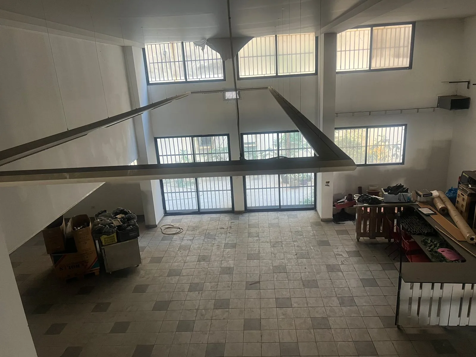 Commercial property for Rent in Corniche El Nahr, Beirut, Lebanon — photo 2