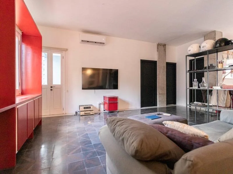 Apartment for Rent in Mar Mikhael, Bayrut, Lebanon — الصورة 5