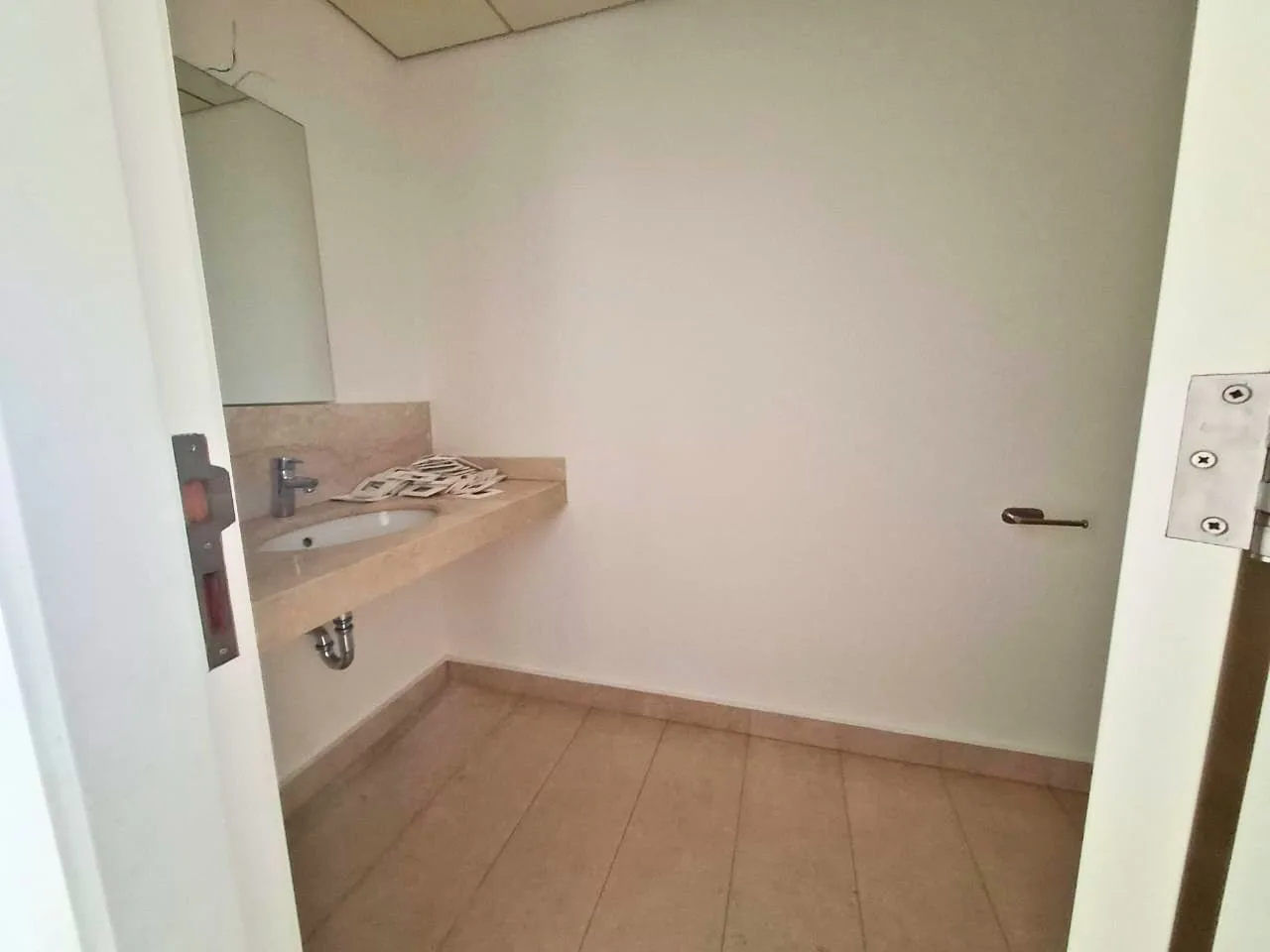 Apartment for Sale in Sahel Aalma, Lebanon — الصورة 5