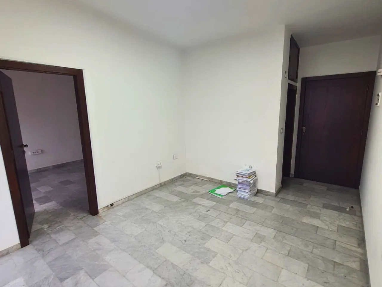 Office for rent in Kfar Hbab, Lebanon — الصورة 4