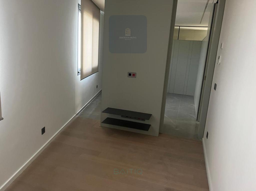 Gorgeous High End Finishing 3 Bedroom Apartment in Ashrafieh — الصورة 3
