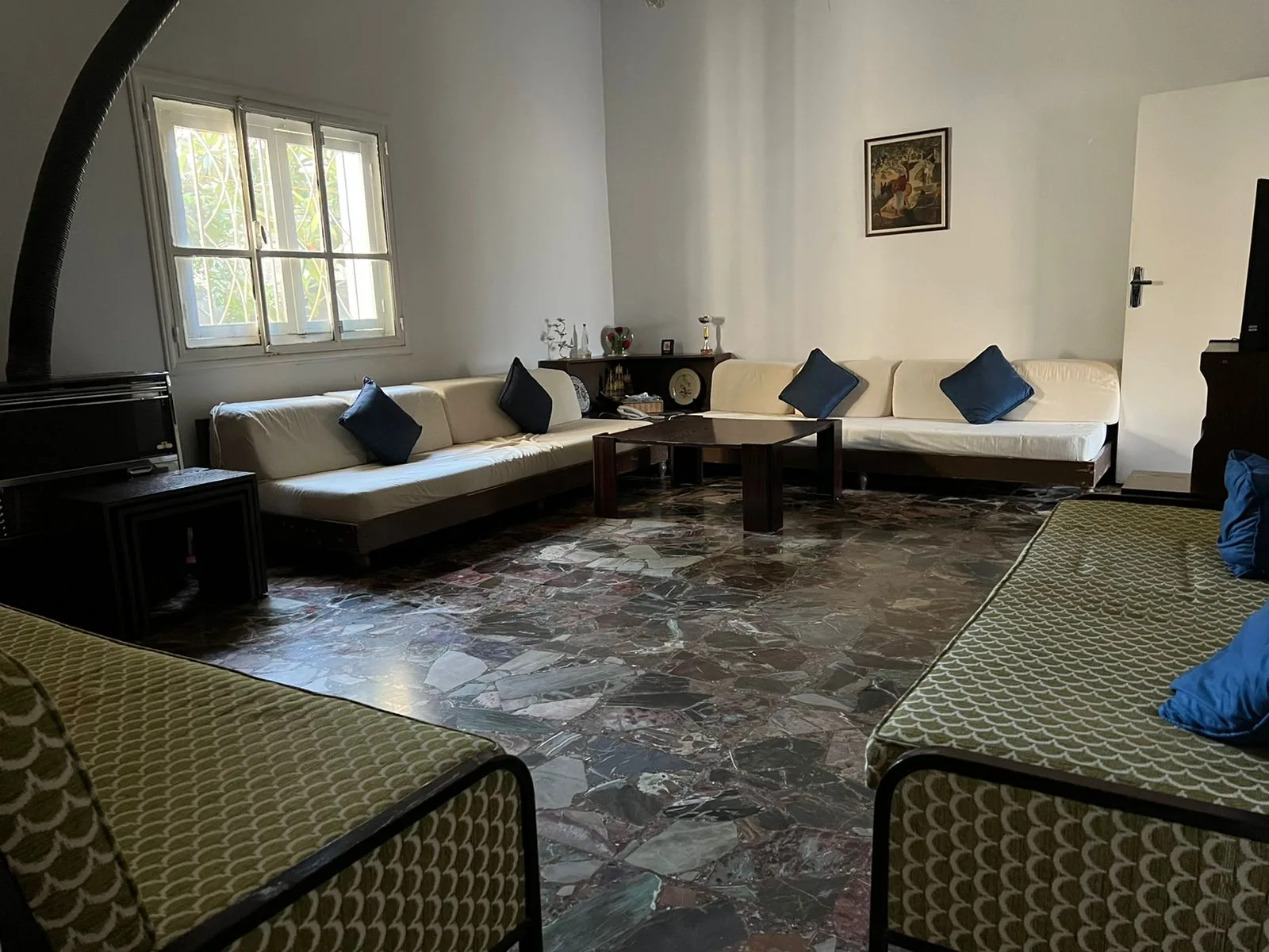 House for rent in Ashqout