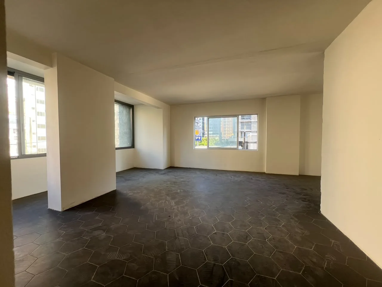 Office for rent in Badaro