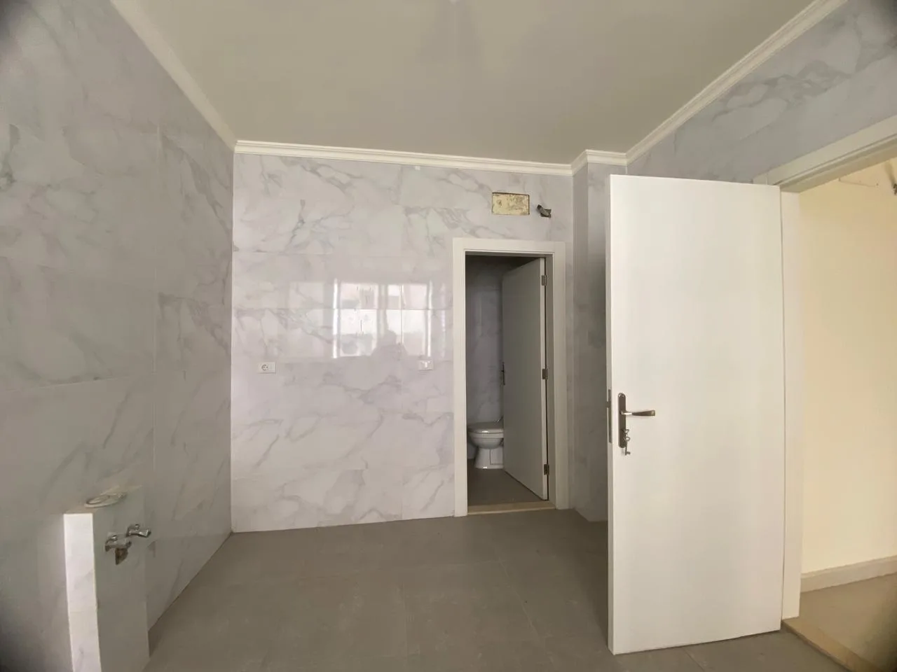 Apartment for sale in Achrafieh, Beirut, Lebanon — الصورة 5