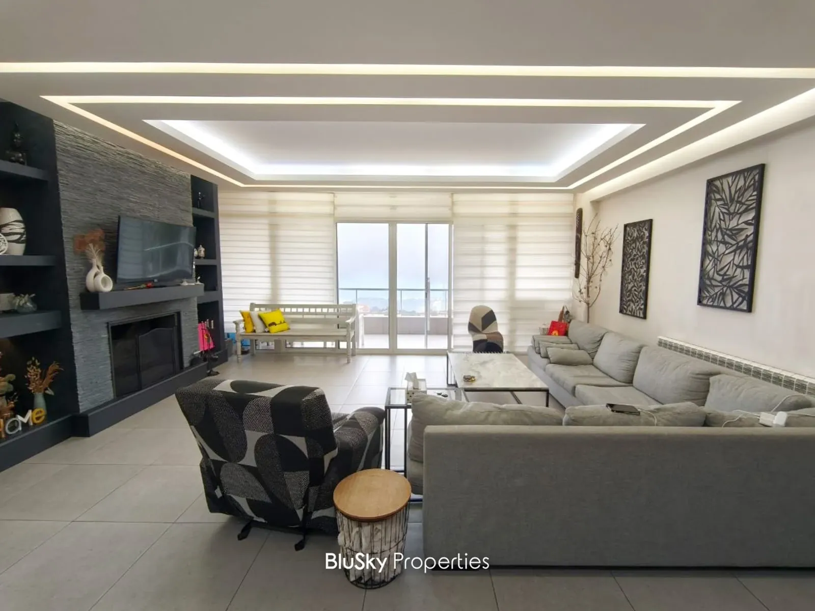 Apartment 170m² with Terrace for Sale in Ain Aalak