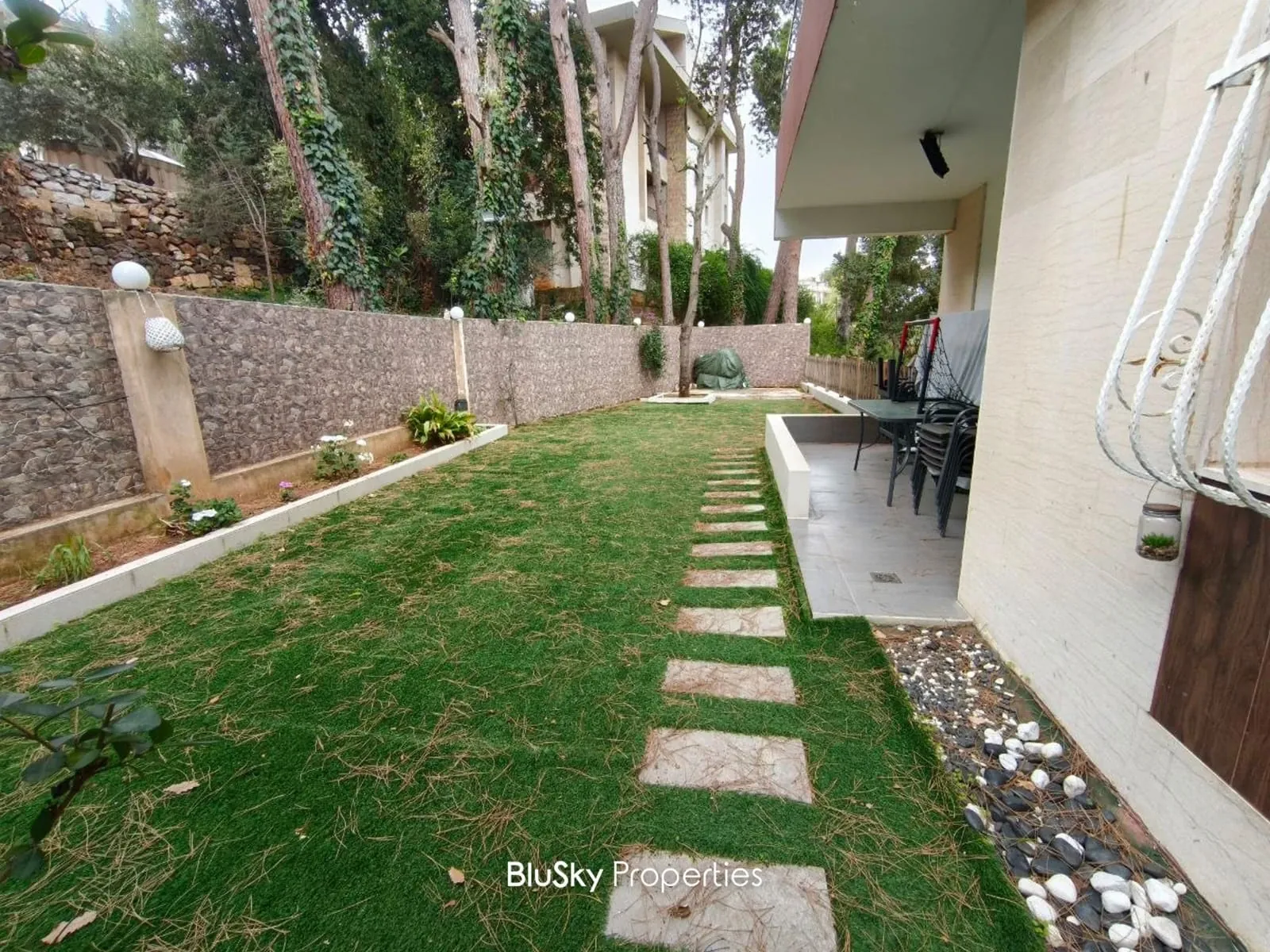 Apartment 170m² with Terrace for Sale in Ain Aalak — photo 2