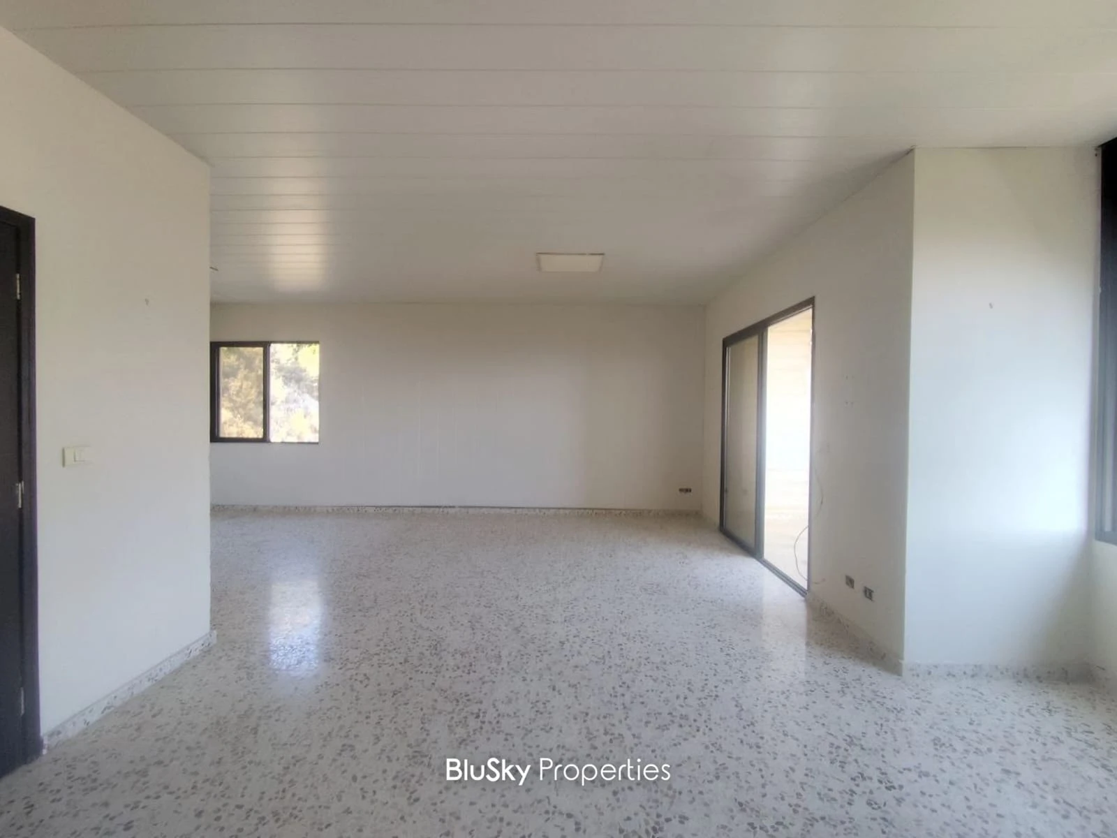 Apartment 150m² with Mountain View for Rent in Achkout