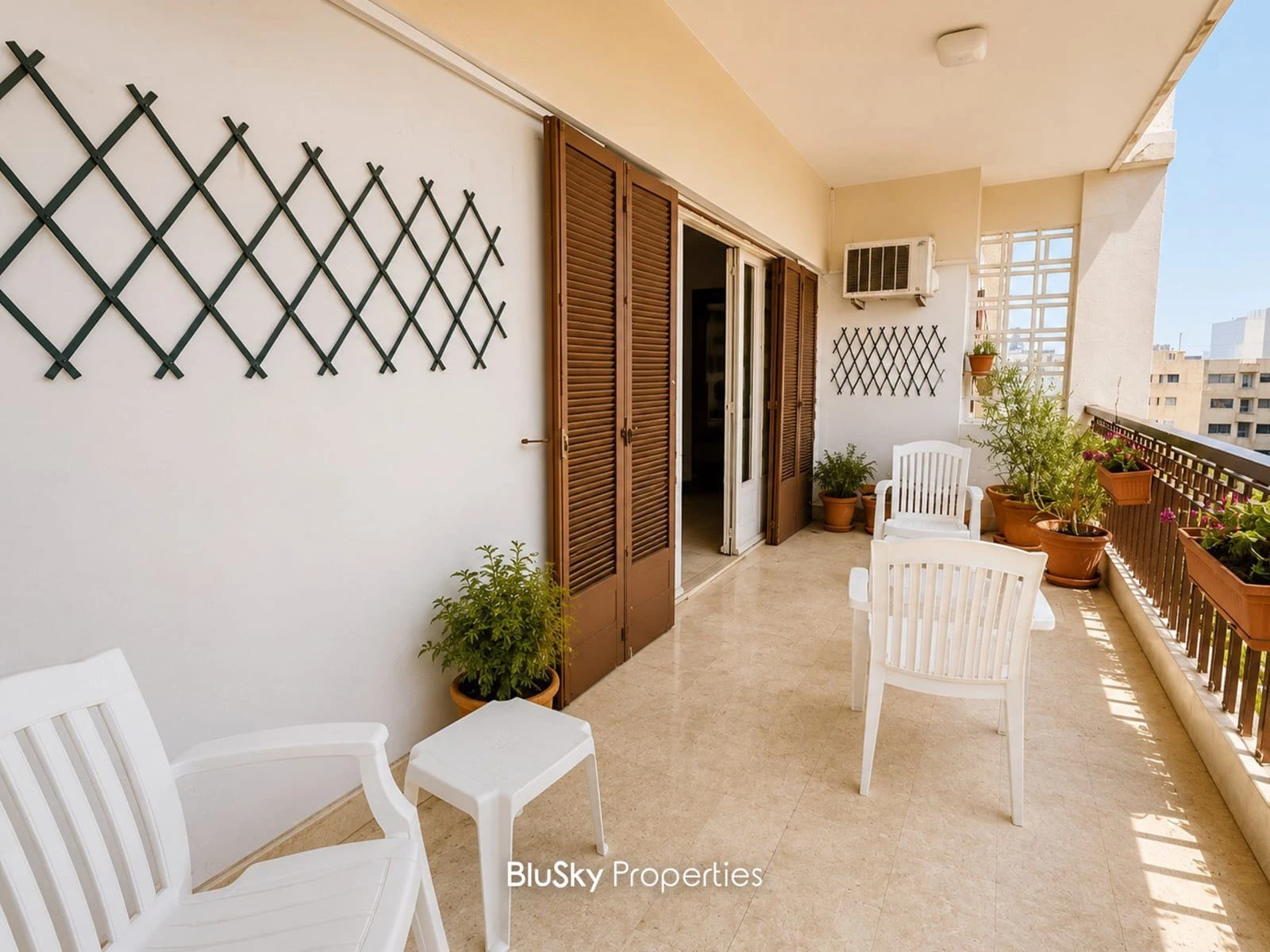 Apartment 260m² with City View for Sale in Achrafieh — الصورة 2