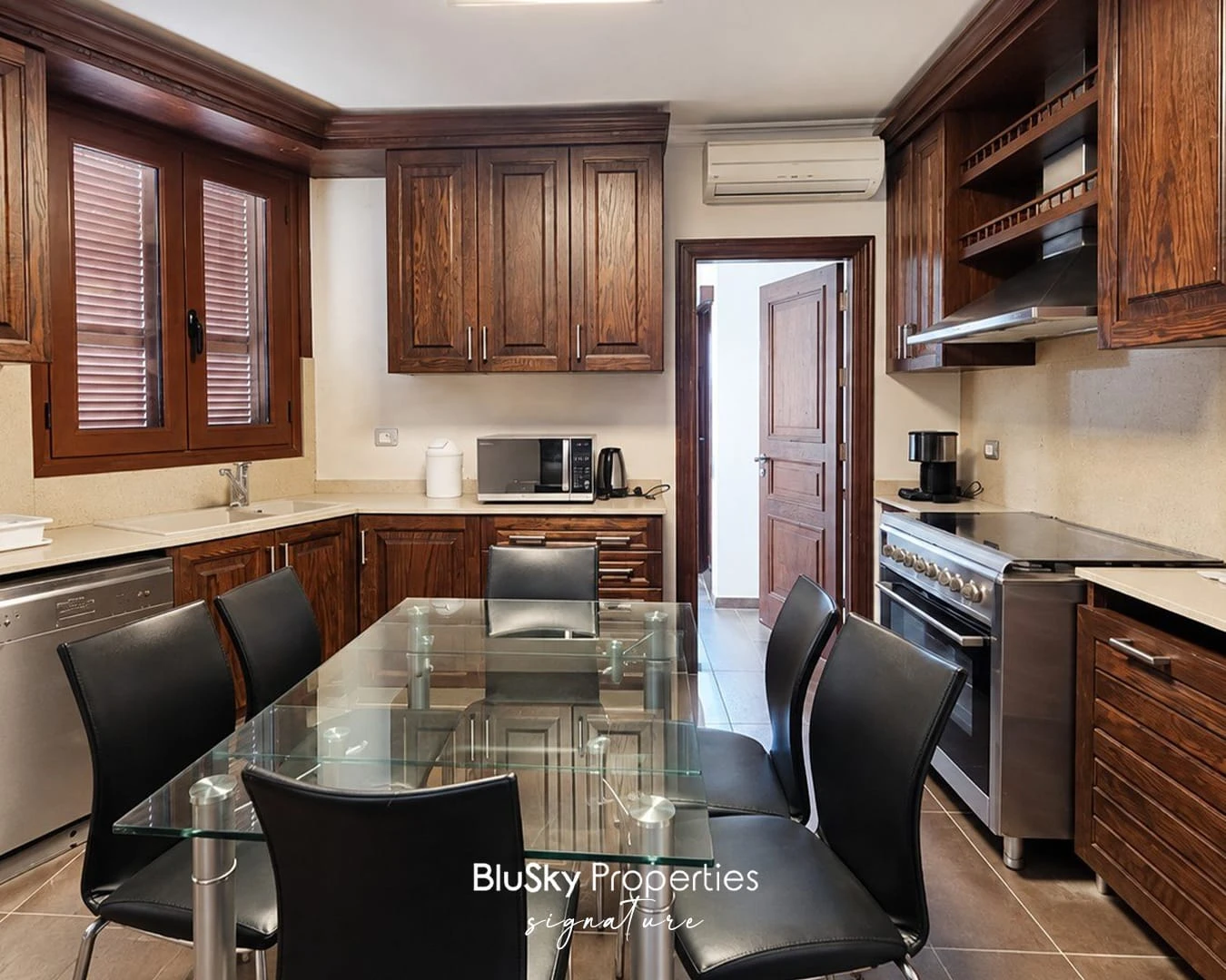 Apartment 310m² for Rent in Achrafieh — photo 3