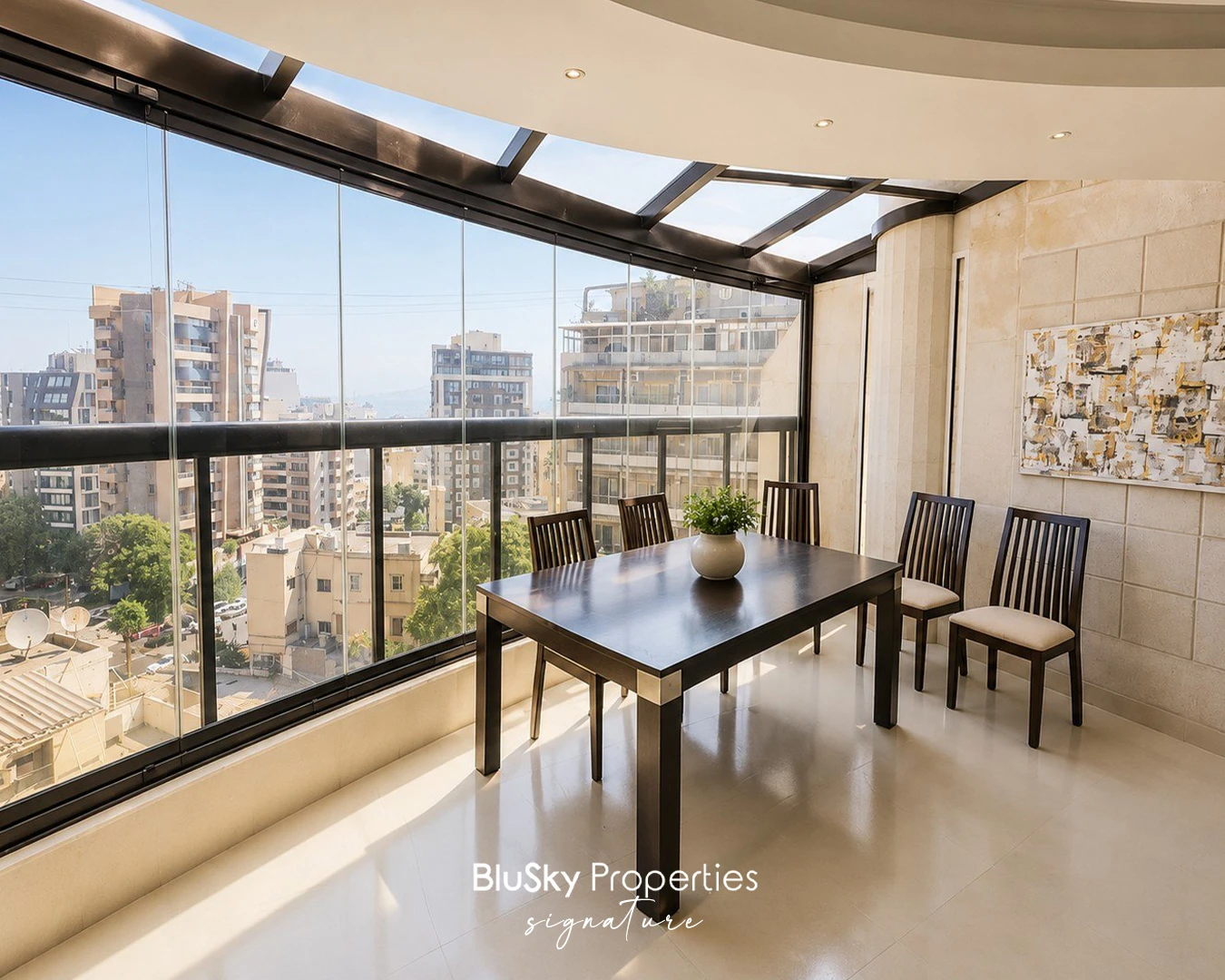 Apartment 370m² with City View for Sale or Rent in Achrafieh — الصورة 3
