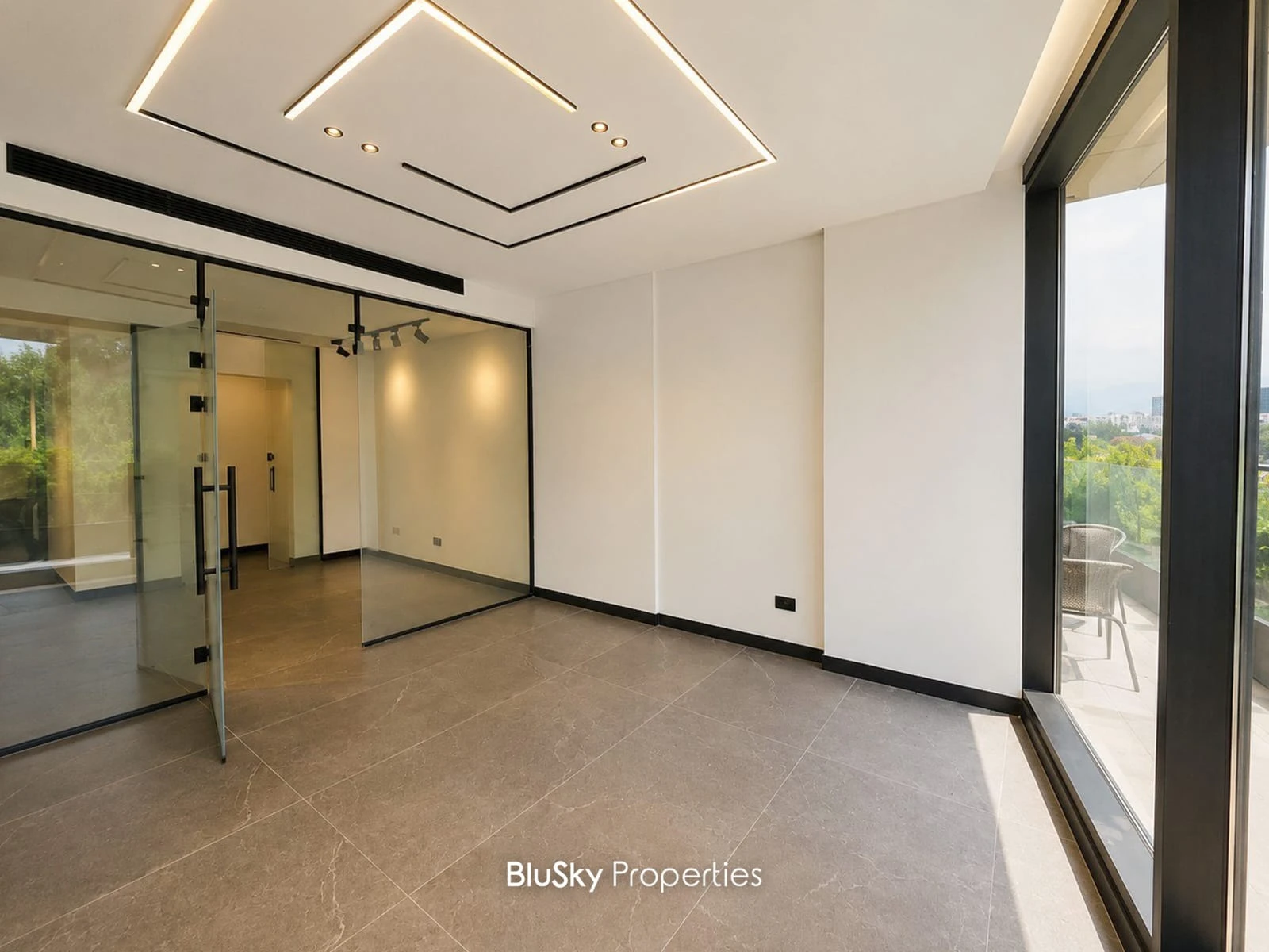 Office 60m² for Rent in Achrafieh — الصورة 4