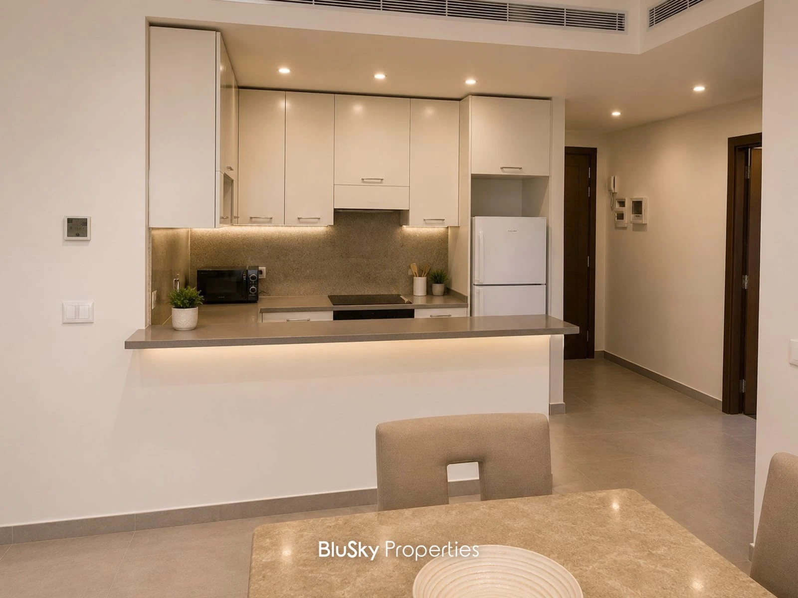 Apartment 90m² with City View for Rent in Achrafieh — الصورة 3