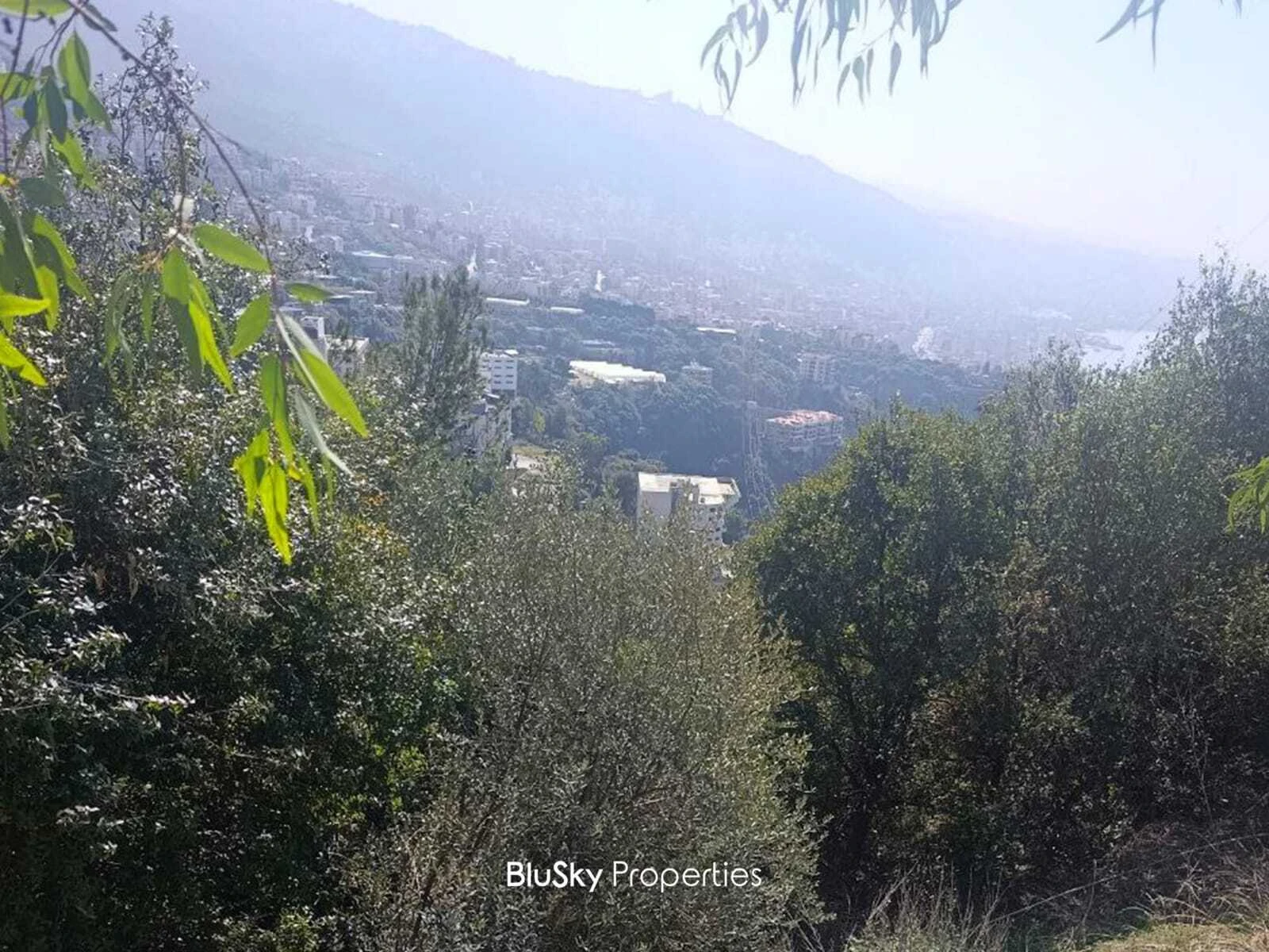 Land 1,000m² for Sale in Adma — الصورة 2