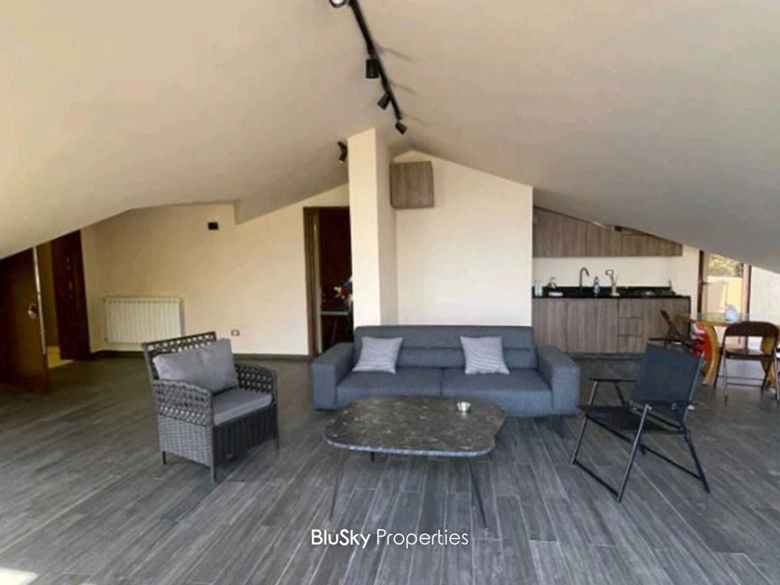 Apartment 150m² Terrace for Rent in Adma