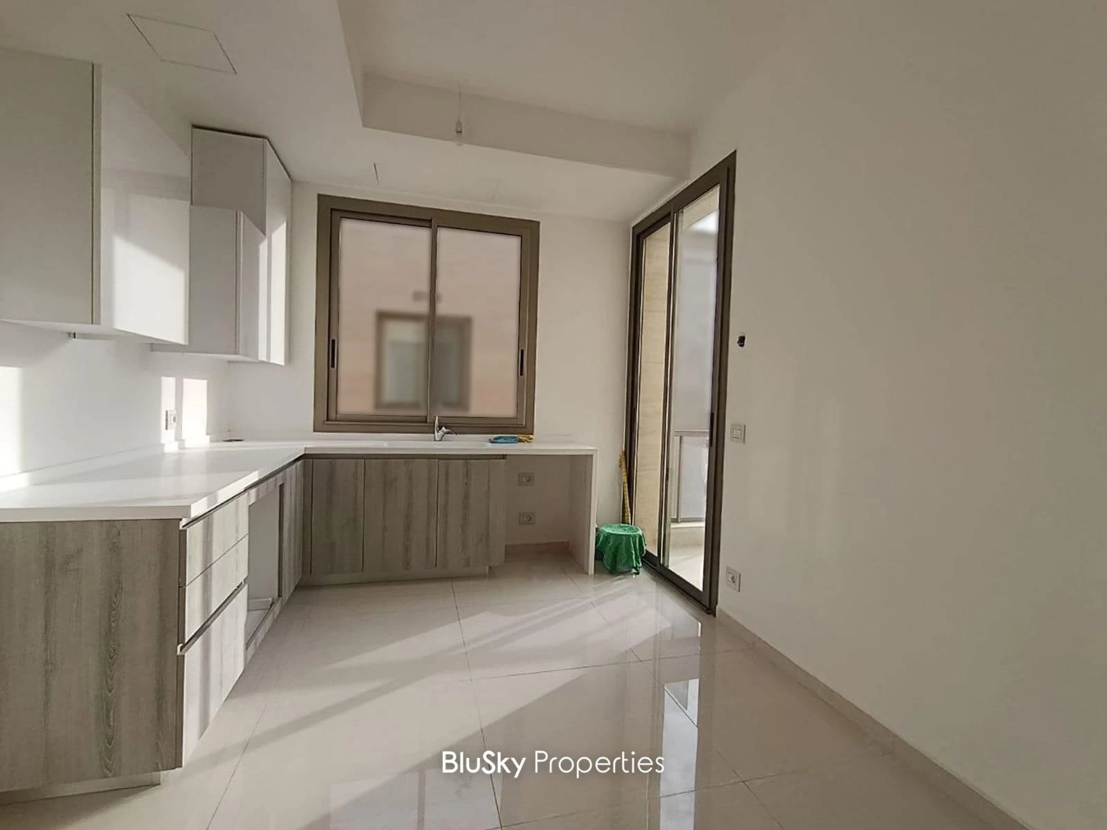 Apartment 155m² Balcony for Sale in Adma — الصورة 2