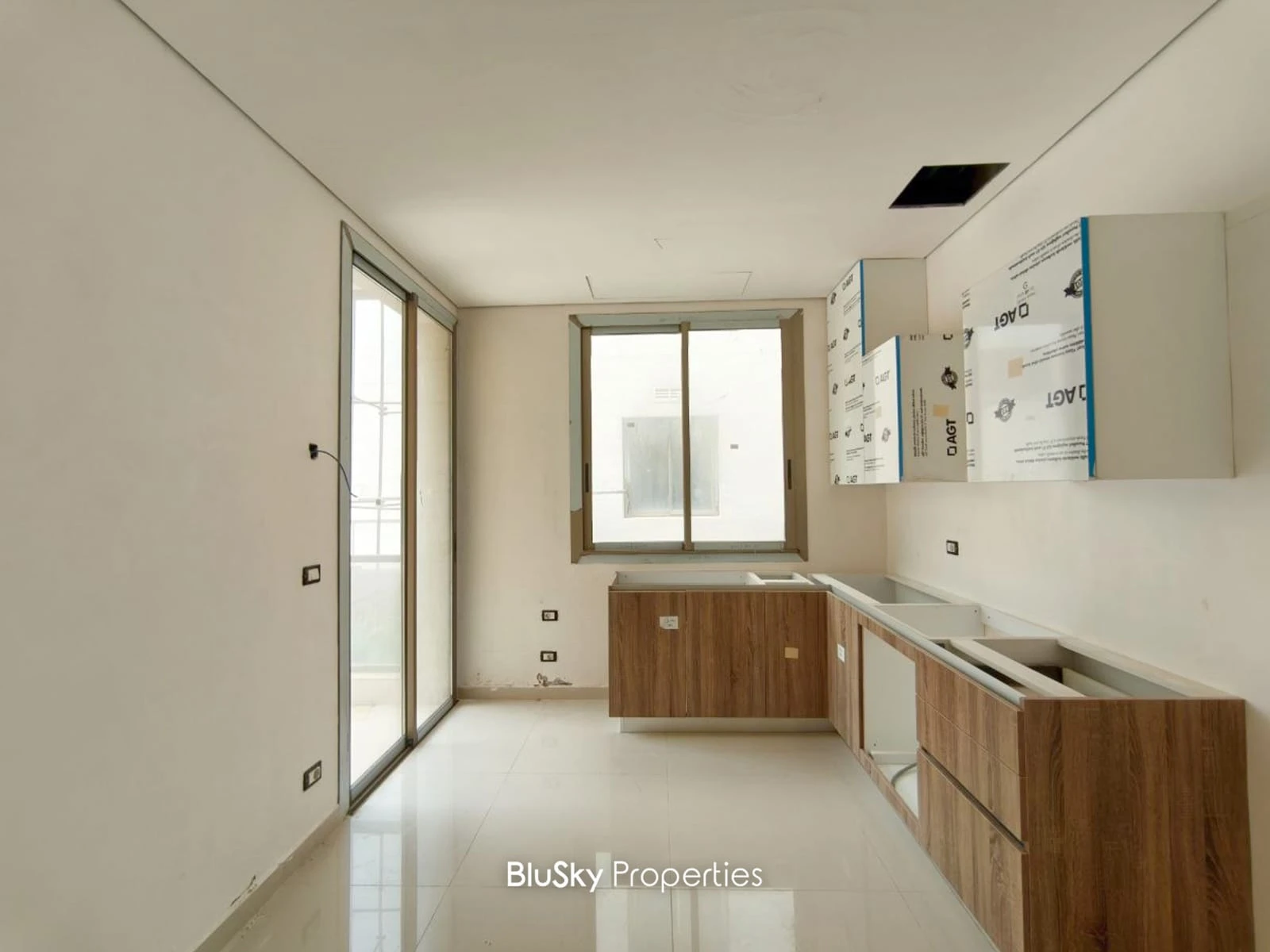 Apartment 171m² with Balcony for Sale in Adma — الصورة 2