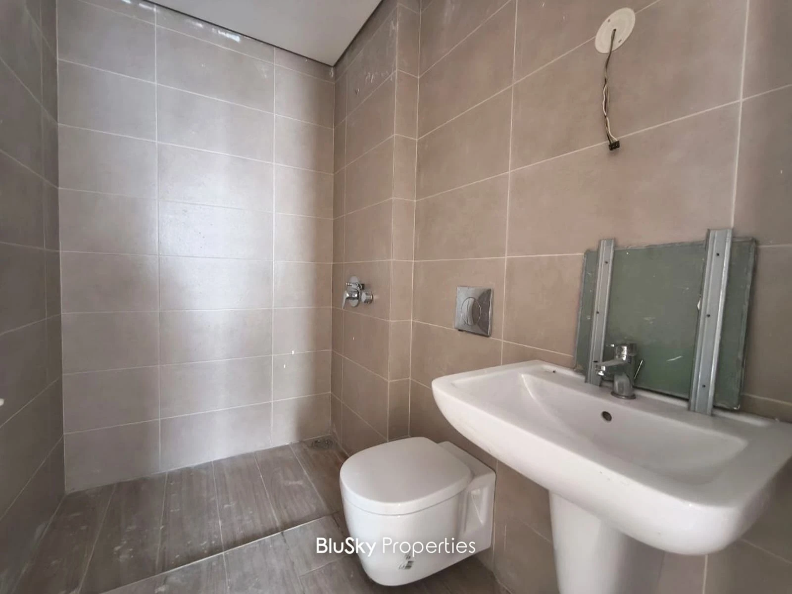 Apartment 171m² with Balcony for Sale in Adma — الصورة 4