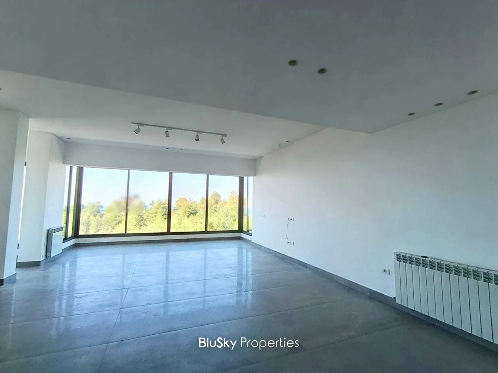 Apartment 180m² Garden for Rent in Adma