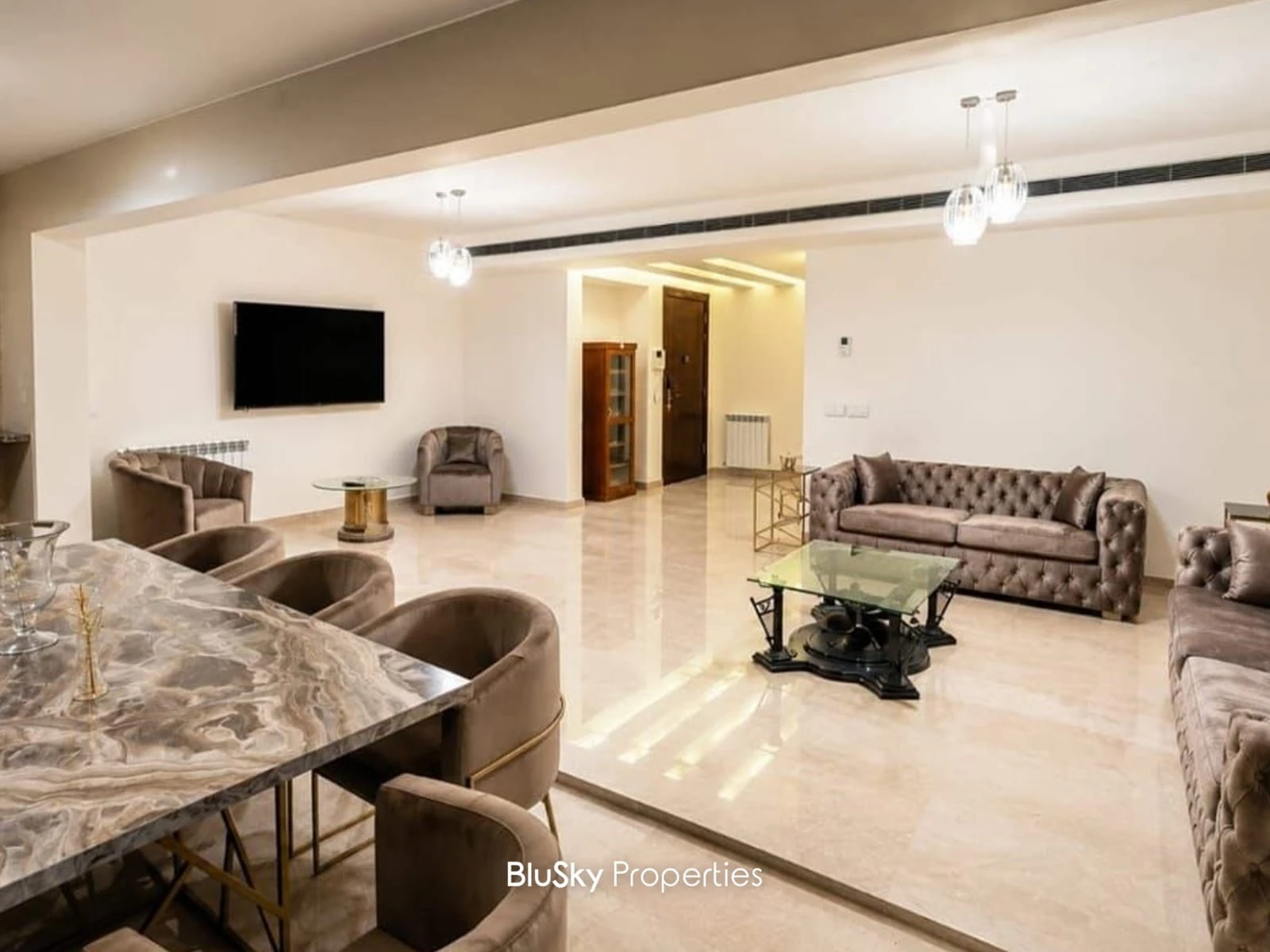 Apartment 200m² with Terrace for Sale in Adma