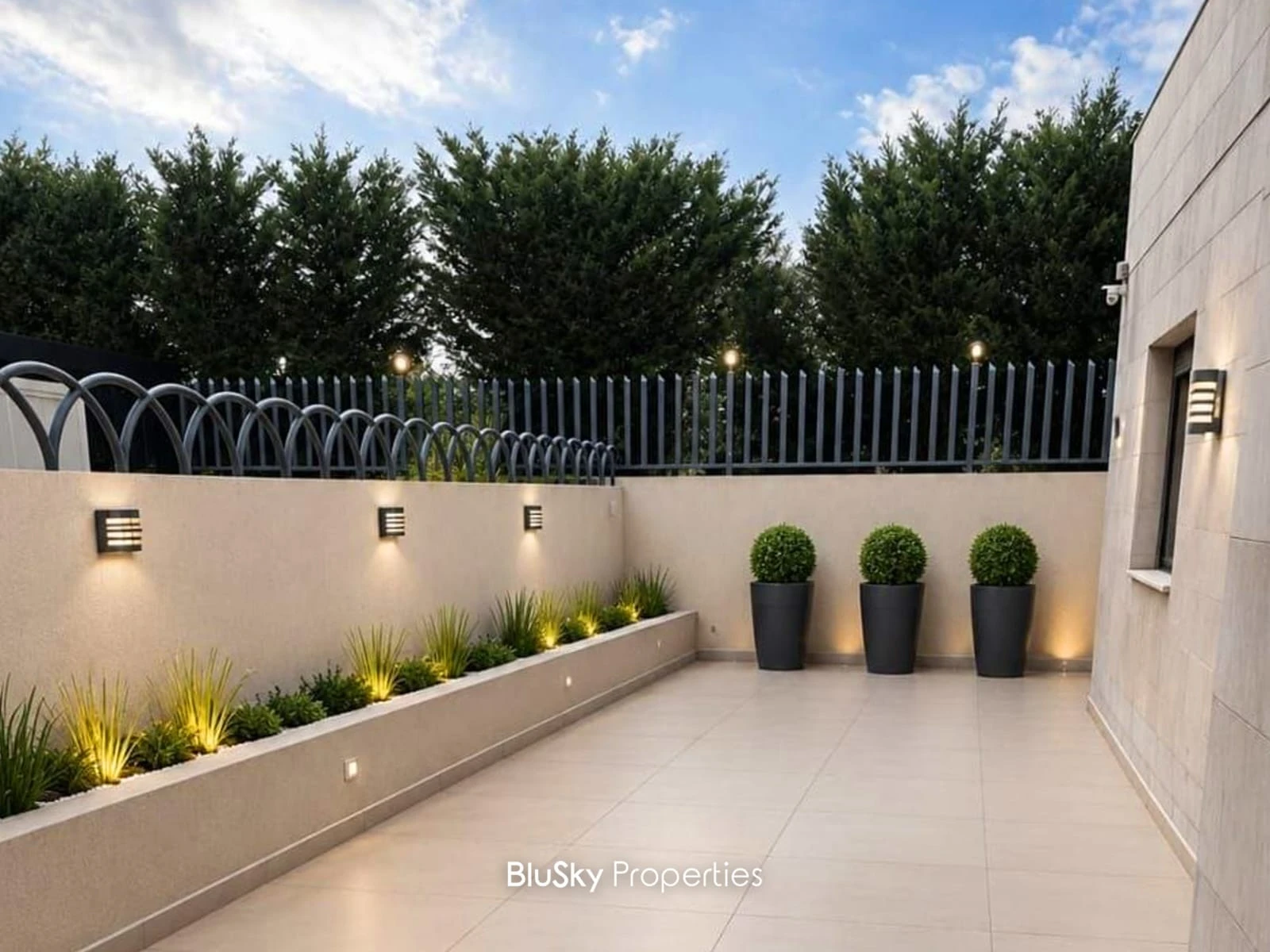 Apartment 200m² with Terrace for Sale in Adma — الصورة 2
