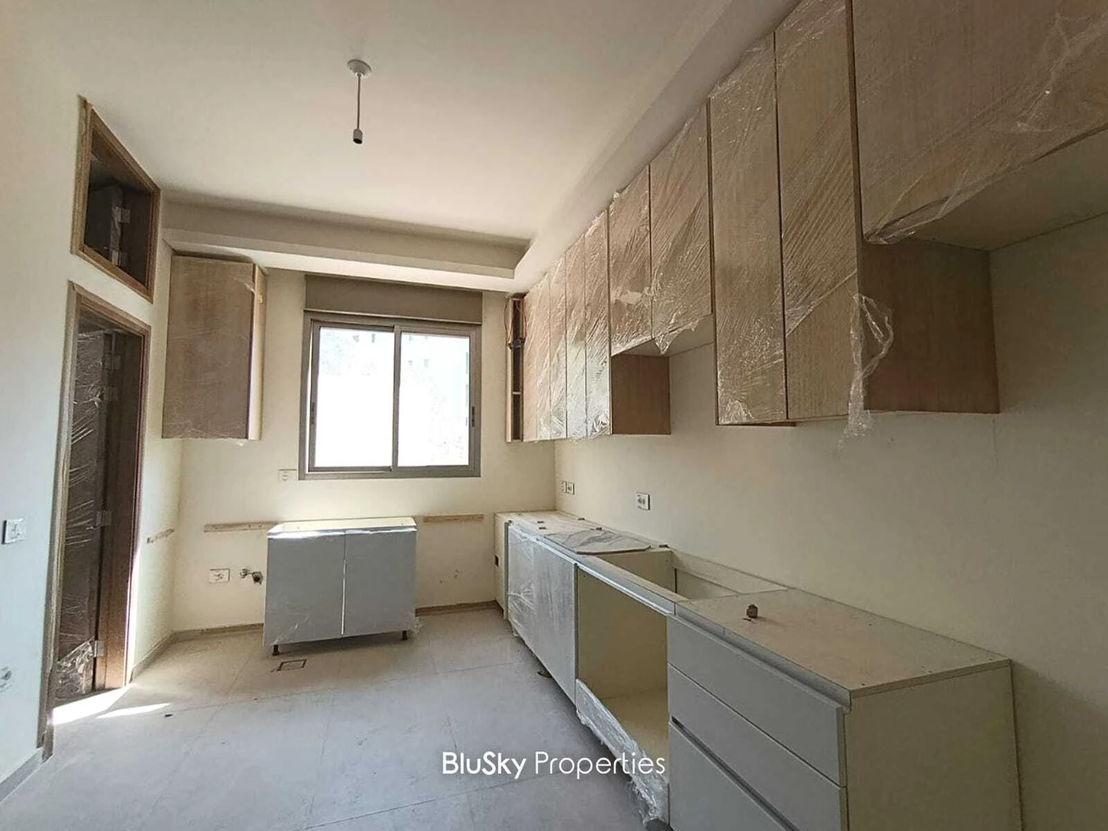 Apartment 230m² Sea View for Sale in Adma — الصورة 2