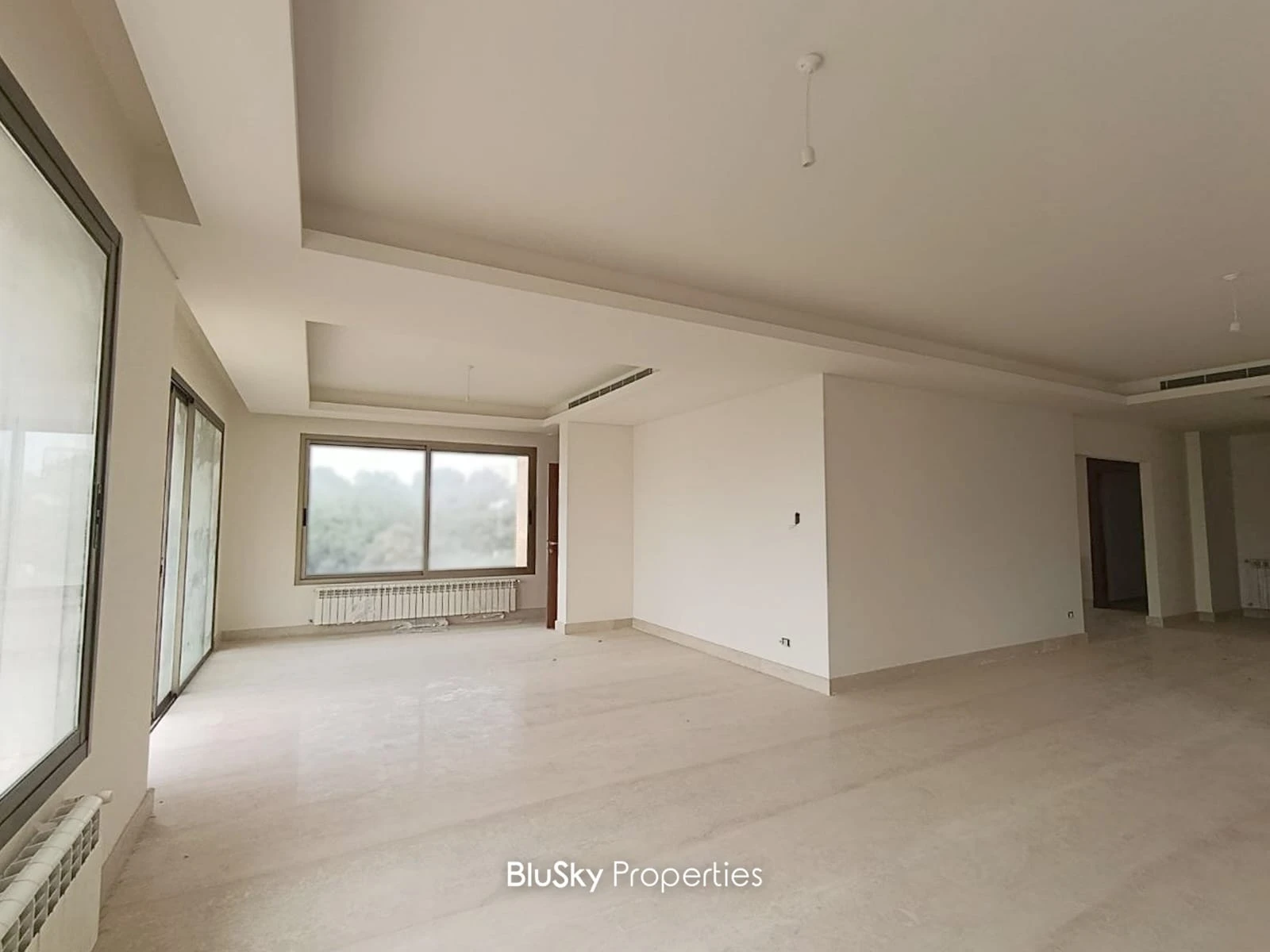 Apartment 250m² with Sea View for Rent in Adma