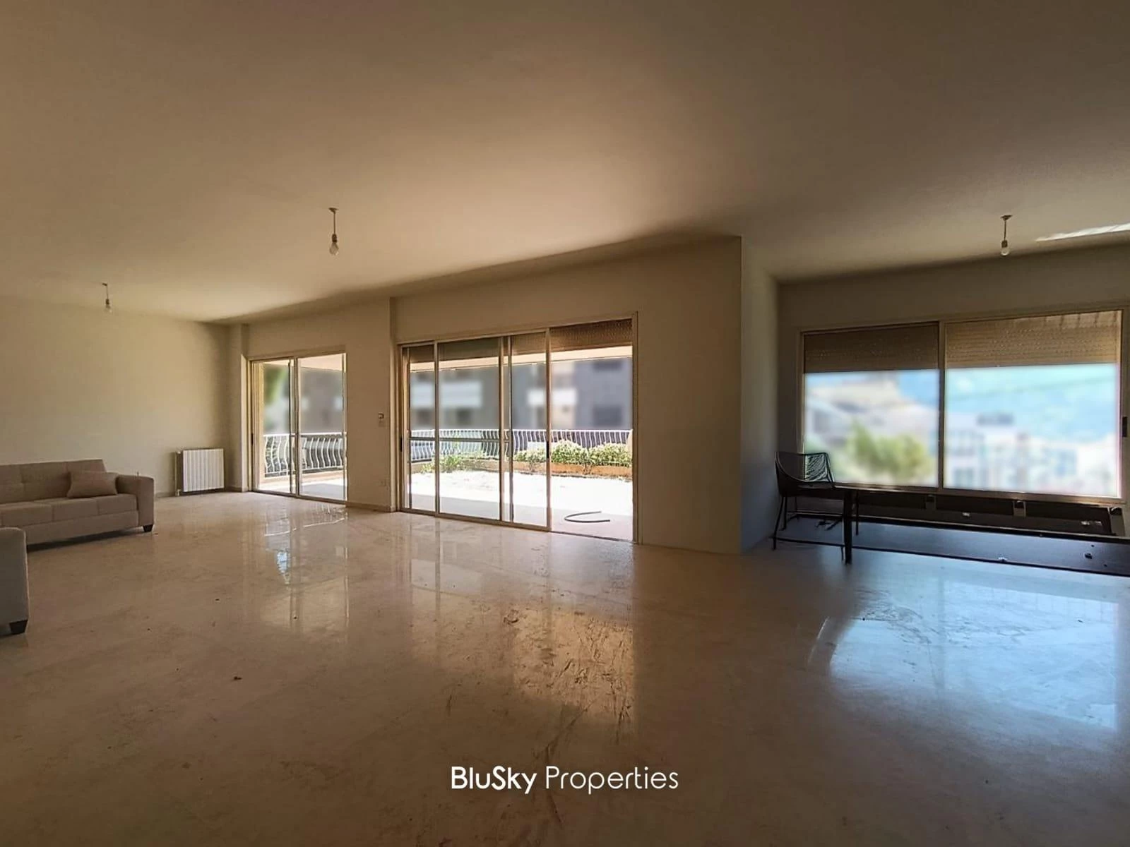 Apartment 250m² Terrace for Rent in Adma