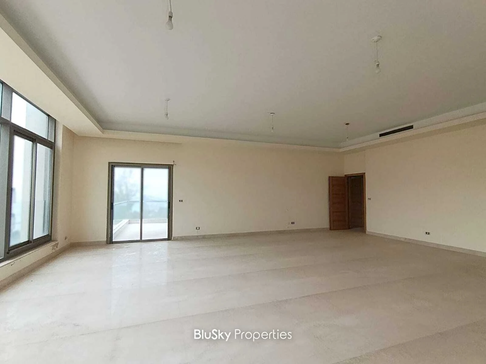 Apartment 274m² Sea View for Sale in Adma