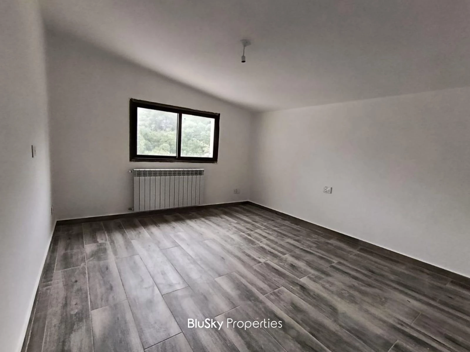 Apartment 275m² Terrace for Sale in Adma — photo 3