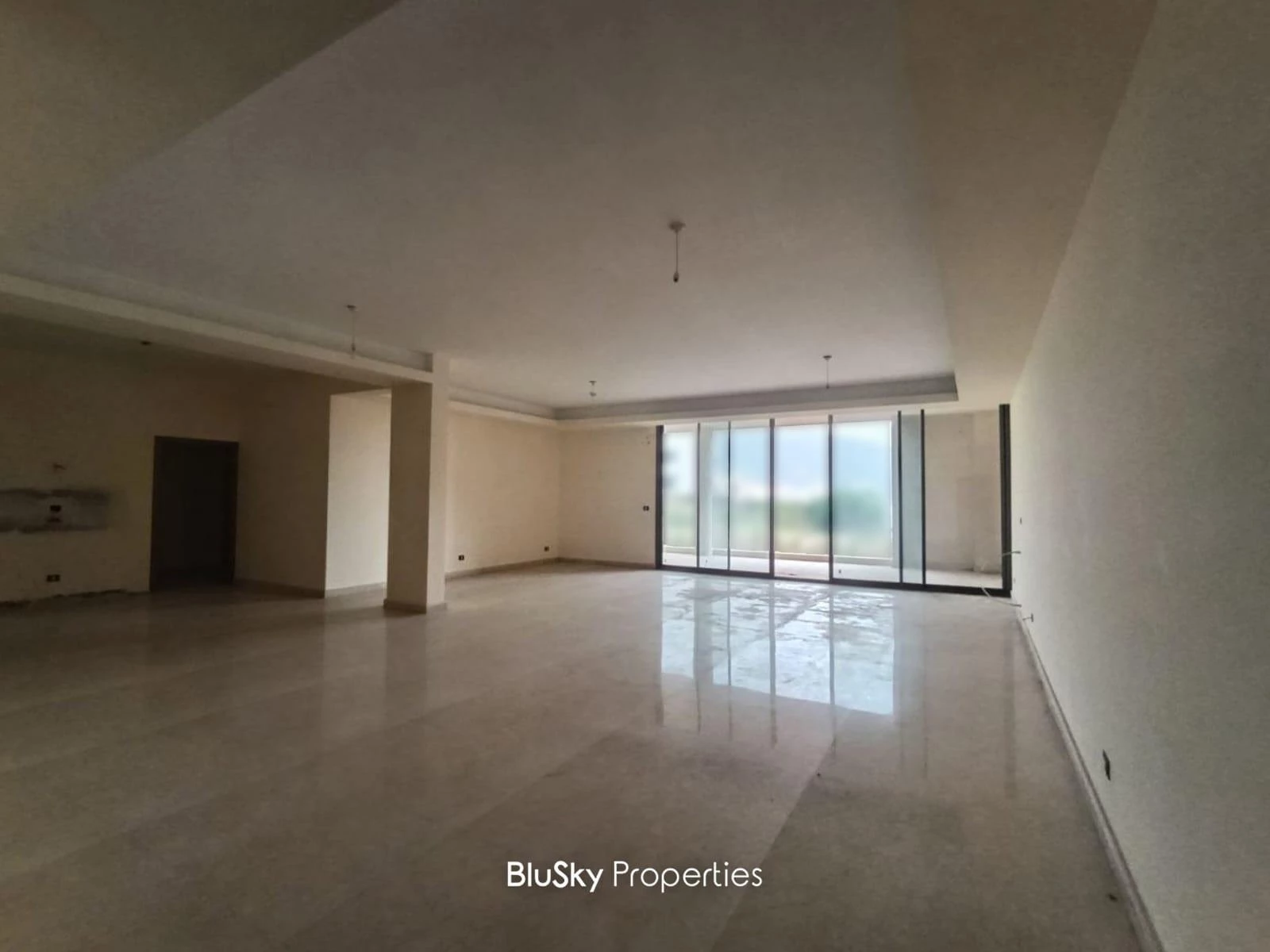 Apartment 277m² Garden for Sale in Adma
