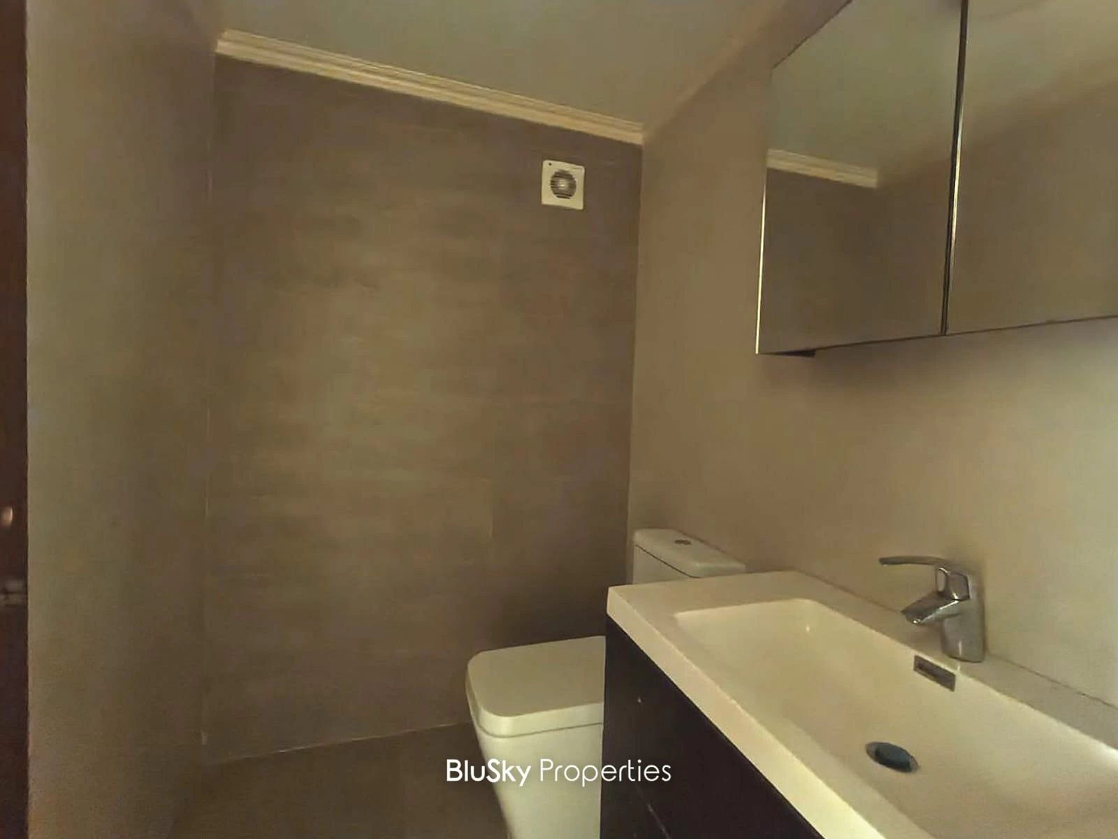 Apartment 277m² Garden for Sale in Adma — الصورة 3