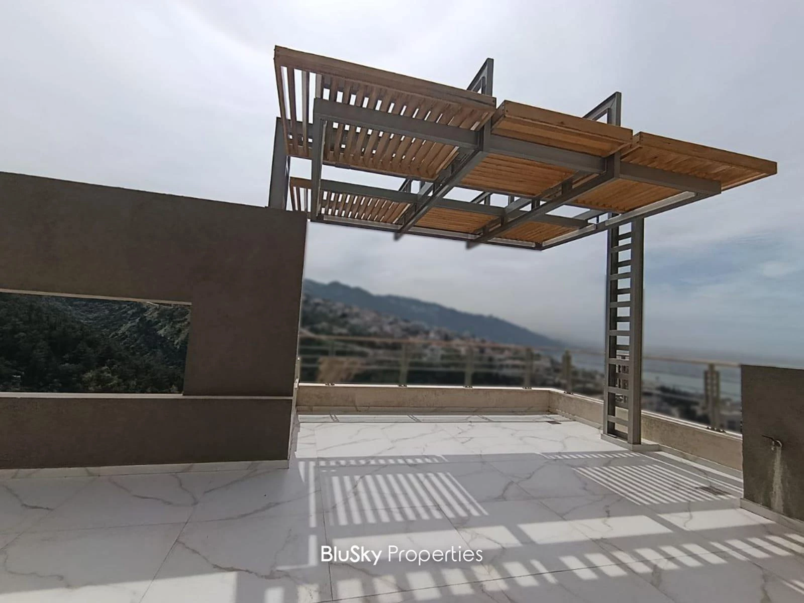 Duplex 280m² Terrace for Sale in Adma — photo 2