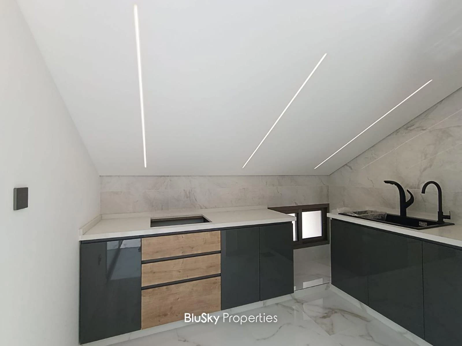 Duplex 280m² Terrace for Sale in Adma — photo 4