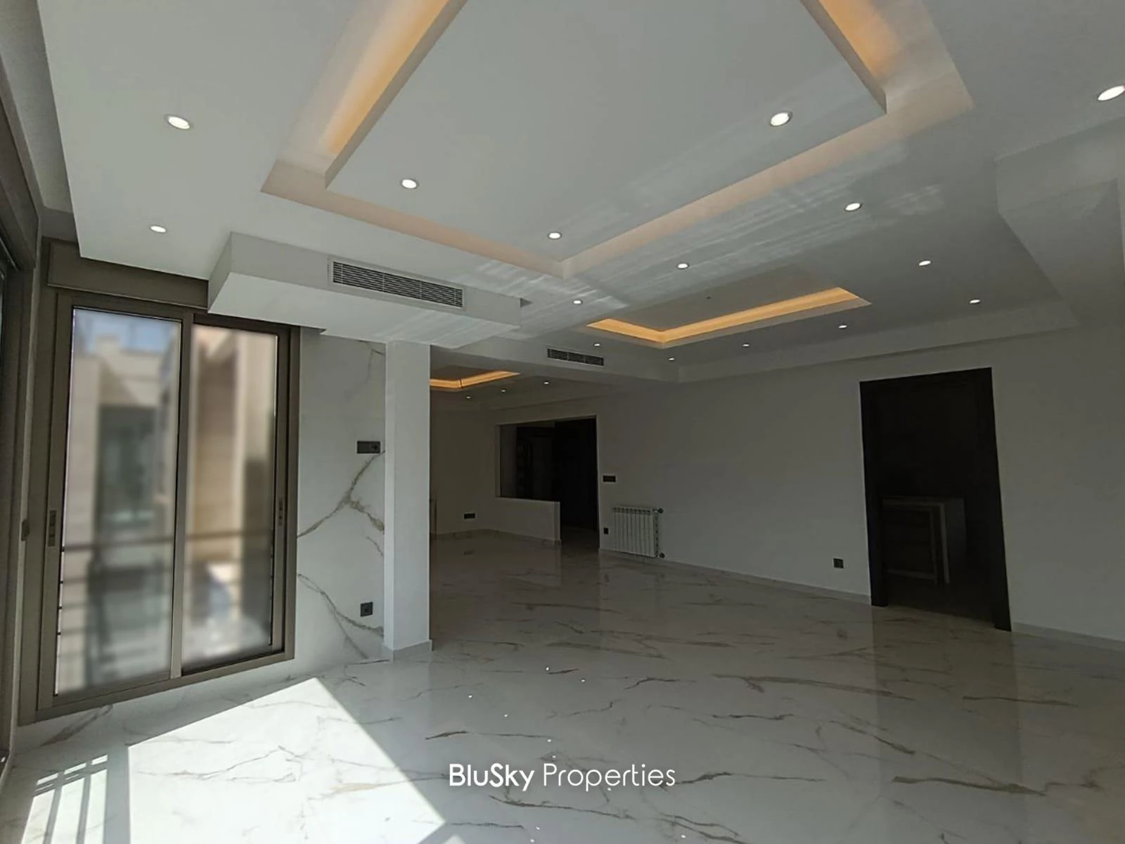 Duplex 290m² Terrace for Sale in Adma