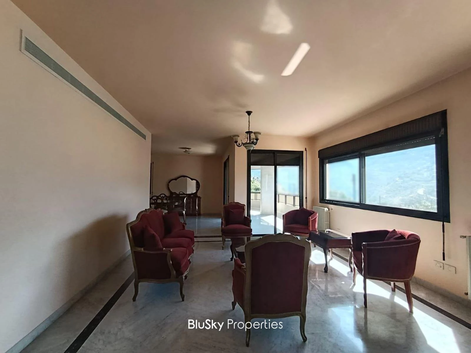 Apartment 320m² Balcony for Rent in Adma