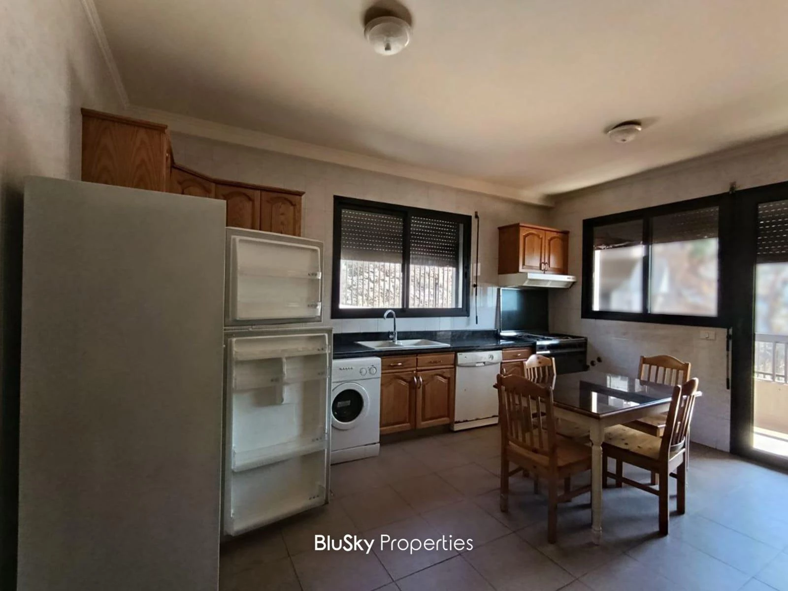 Apartment 320m² Balcony for Rent in Adma — photo 4