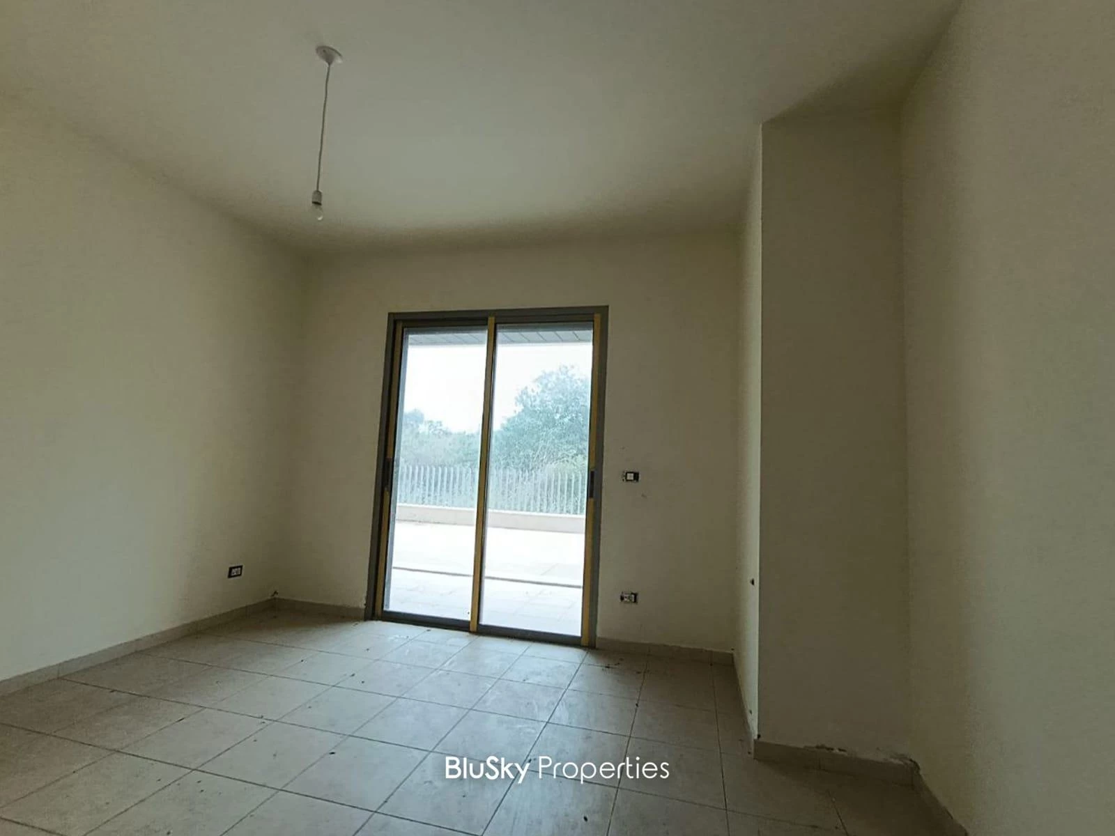 Apartment 330m² Terrace for Sale in Adma — الصورة 4